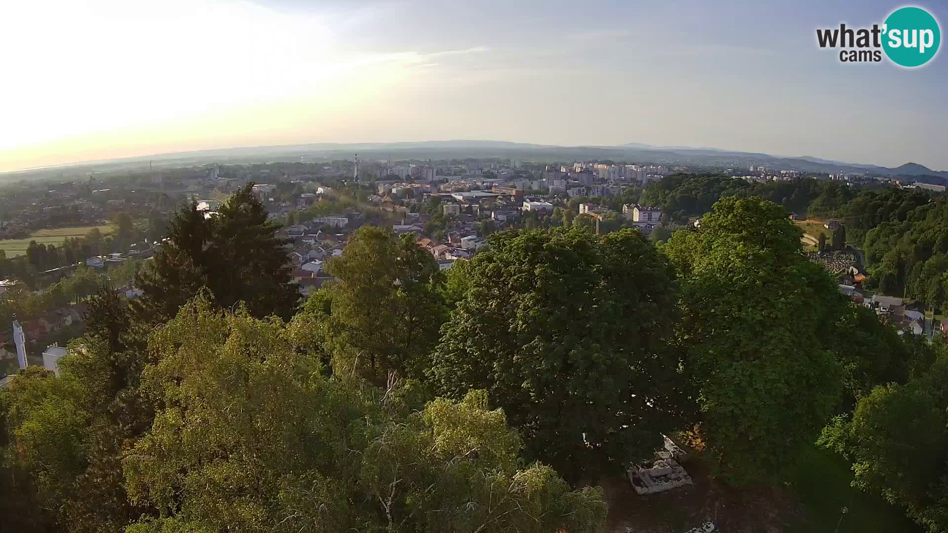 Spletna kamera Karlovac Dubovac grad – Pogled v živo na zgodovinsko znamenitost Karlovca