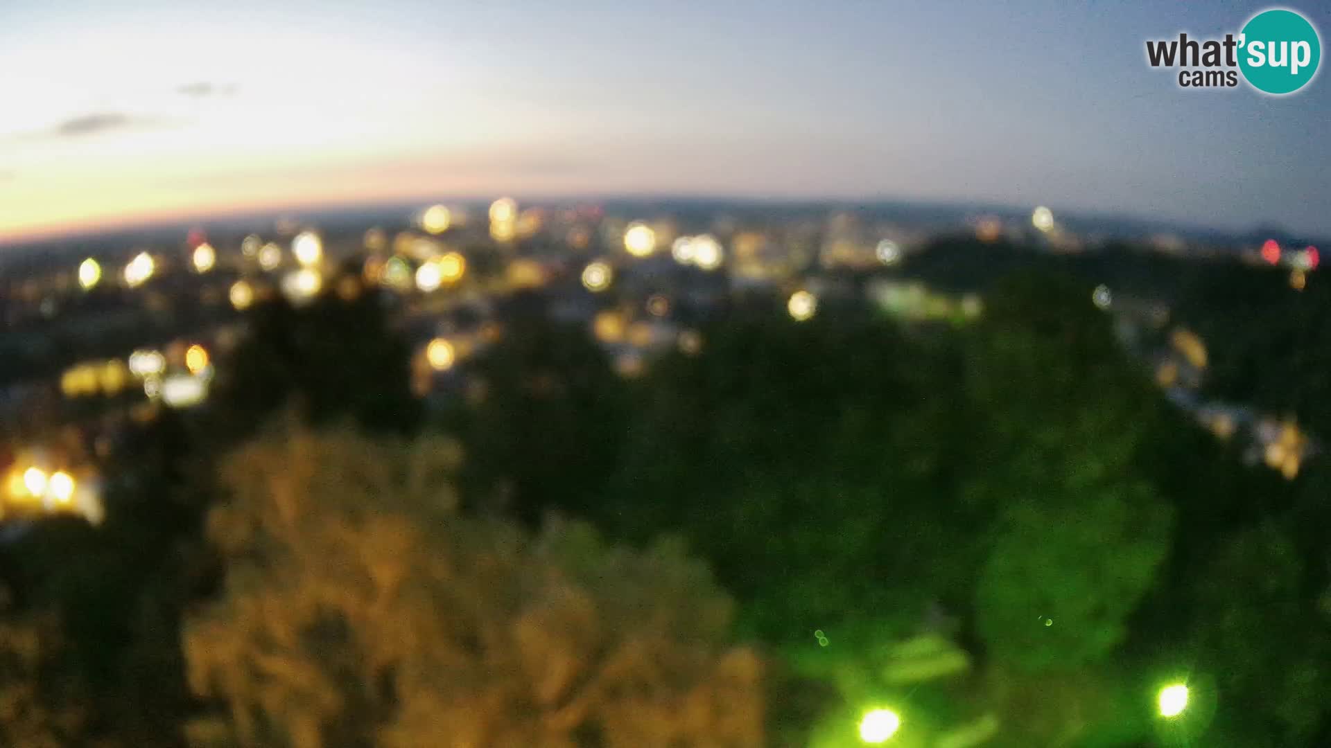 Spletna kamera Karlovac Dubovac grad – Pogled v živo na zgodovinsko znamenitost Karlovca
