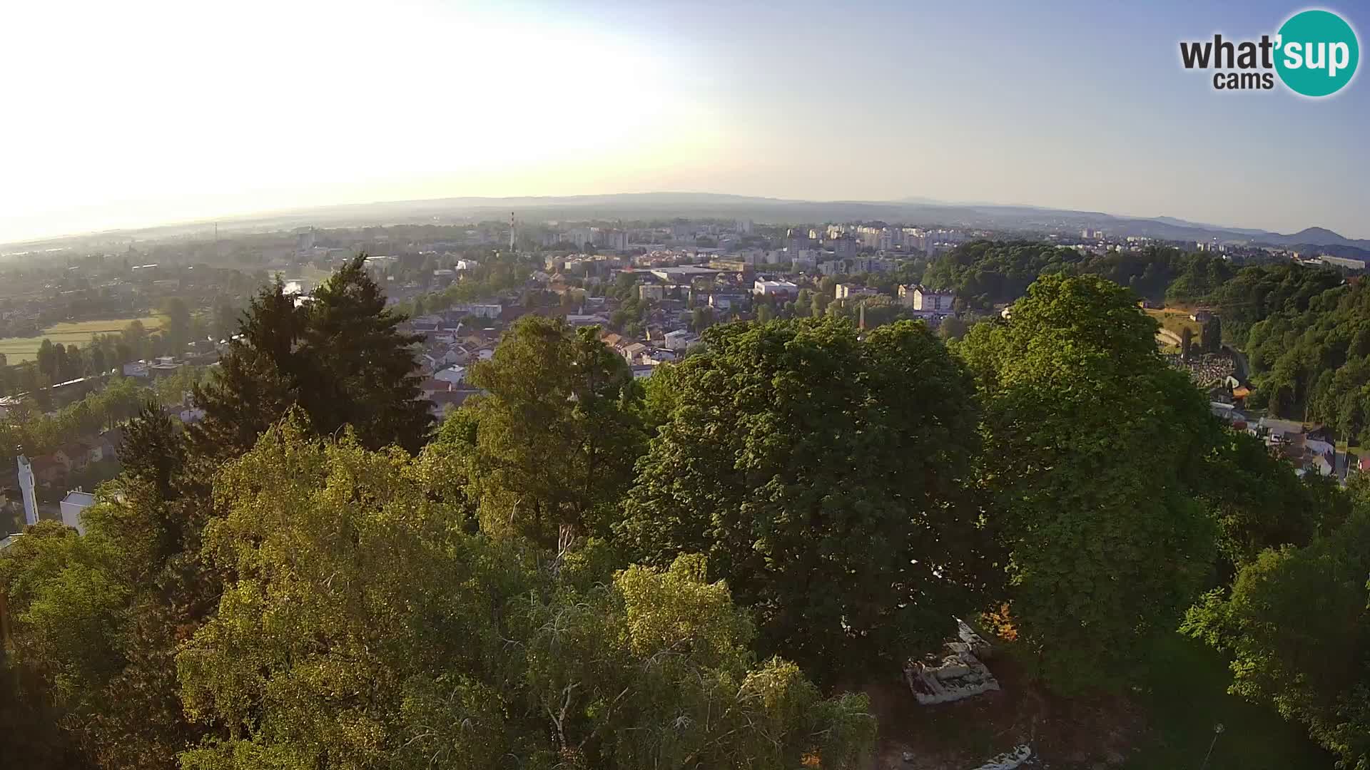 Spletna kamera Karlovac Dubovac grad – Pogled v živo na zgodovinsko znamenitost Karlovca