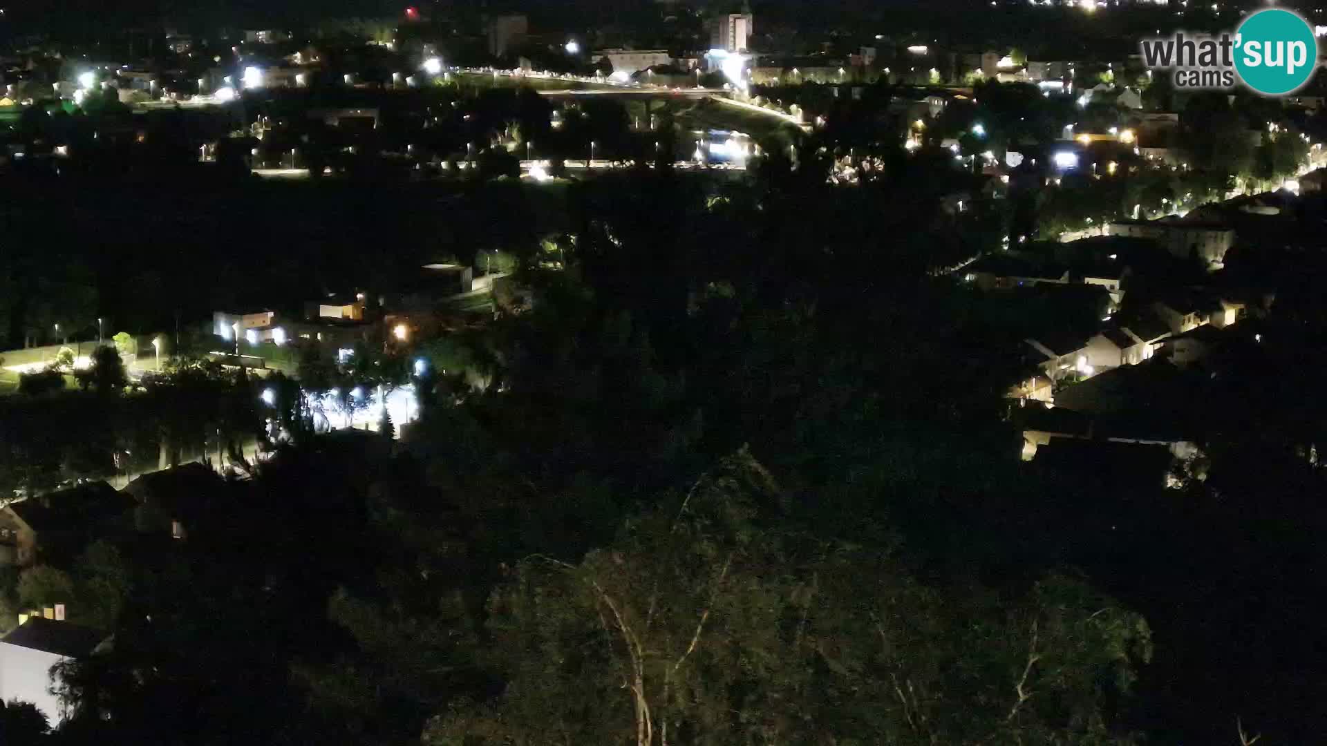 Spletna kamera Karlovac Dubovac grad – Pogled v živo na zgodovinsko znamenitost Karlovca
