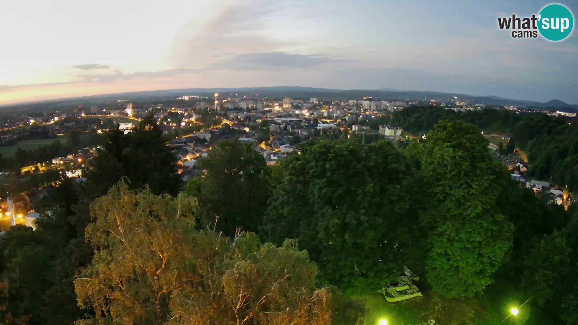Spletna kamera Karlovac Dubovac grad – Pogled v živo na zgodovinsko znamenitost Karlovca