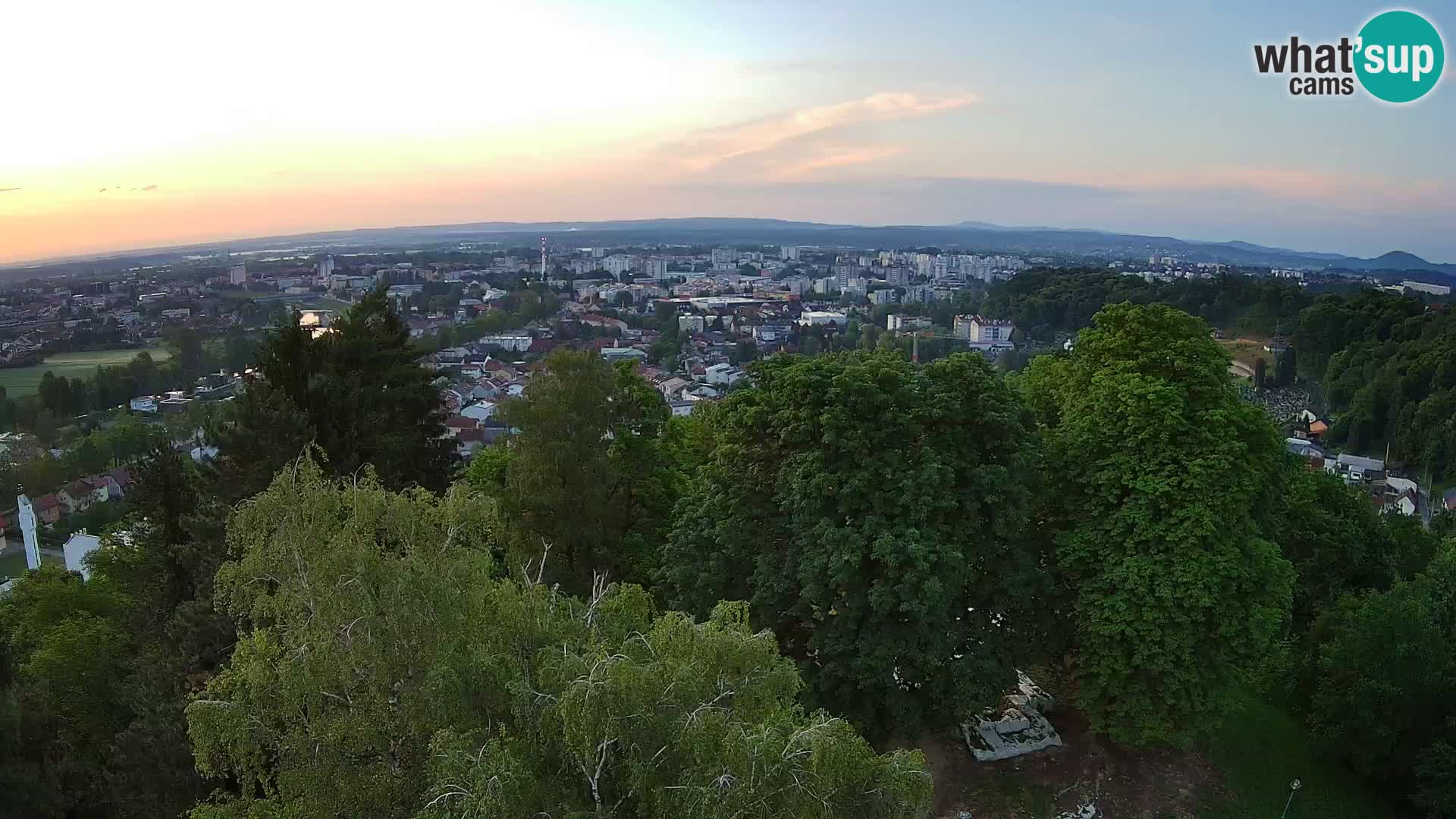 Spletna kamera Karlovac Dubovac grad – Pogled v živo na zgodovinsko znamenitost Karlovca