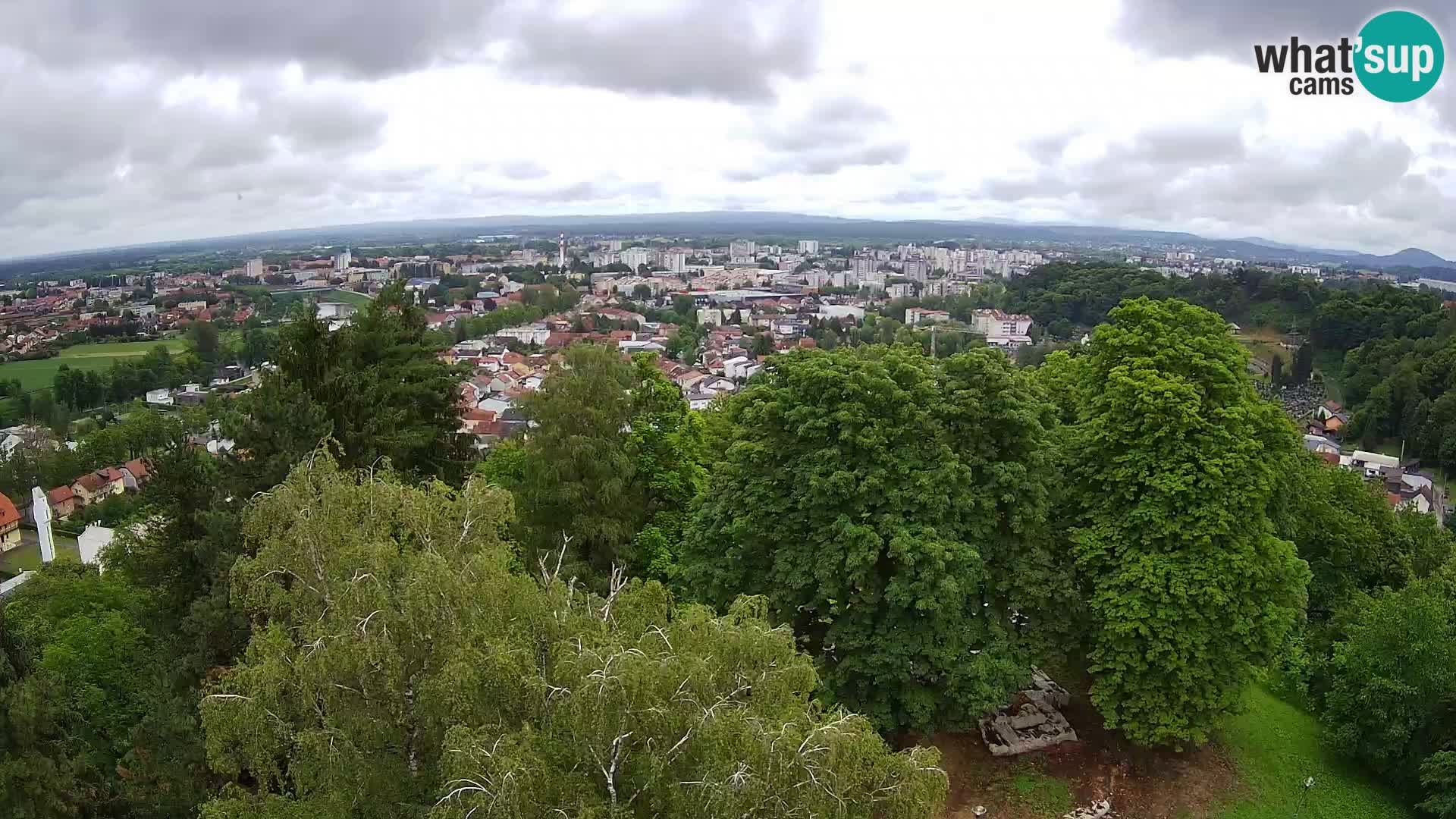 Spletna kamera Karlovac Dubovac grad – Pogled v živo na zgodovinsko znamenitost Karlovca