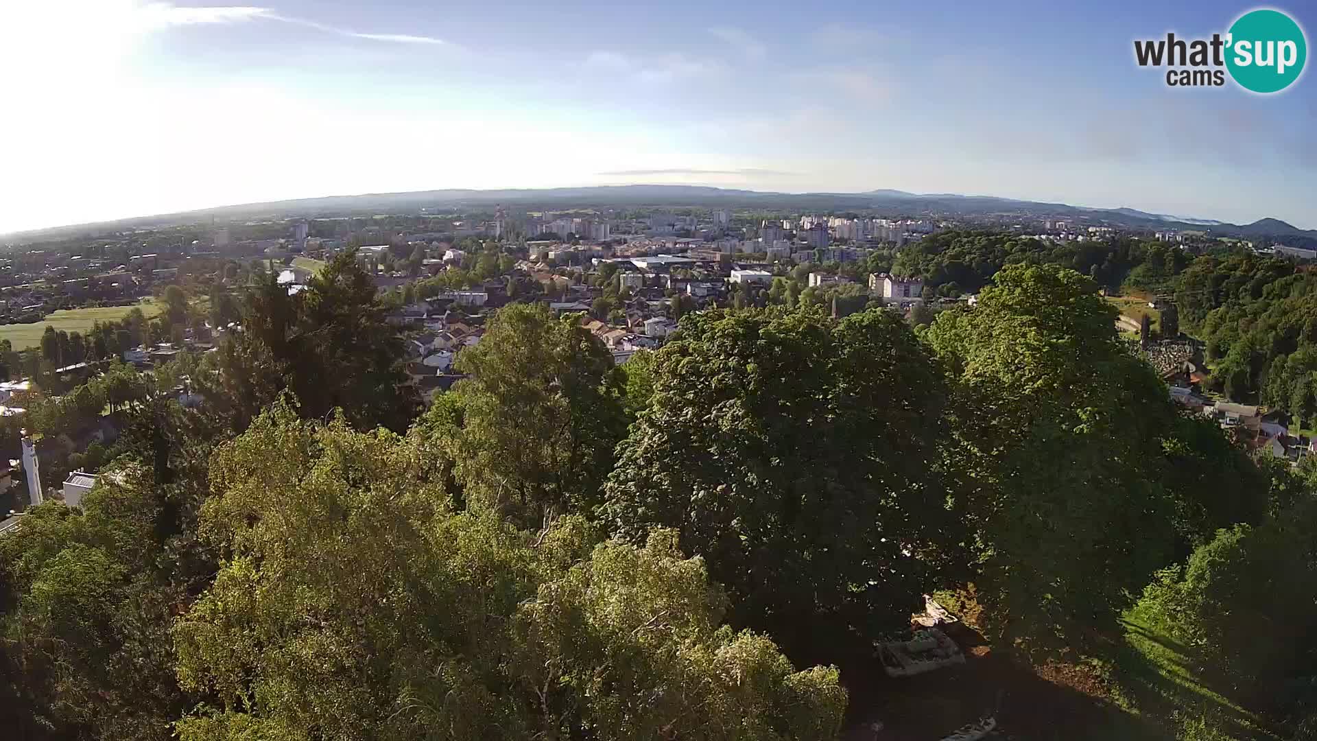 Spletna kamera Karlovac Dubovac grad – Pogled v živo na zgodovinsko znamenitost Karlovca