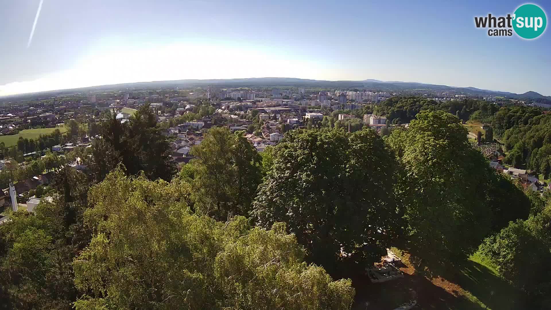 Spletna kamera Karlovac Dubovac grad – Pogled v živo na zgodovinsko znamenitost Karlovca