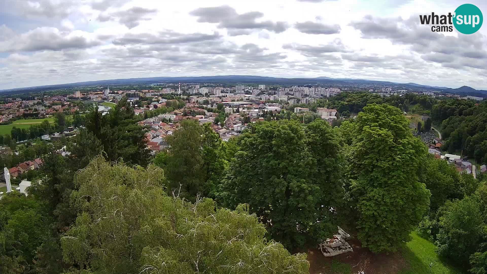 Spletna kamera Karlovac Dubovac grad – Pogled v živo na zgodovinsko znamenitost Karlovca