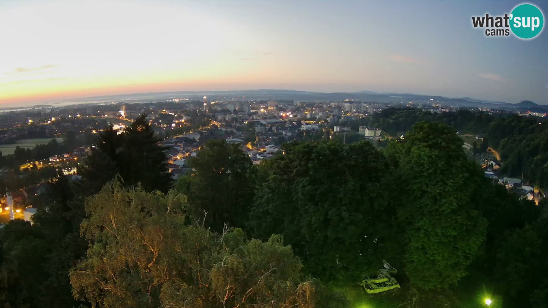 Spletna kamera Karlovac Dubovac grad – Pogled v živo na zgodovinsko znamenitost Karlovca