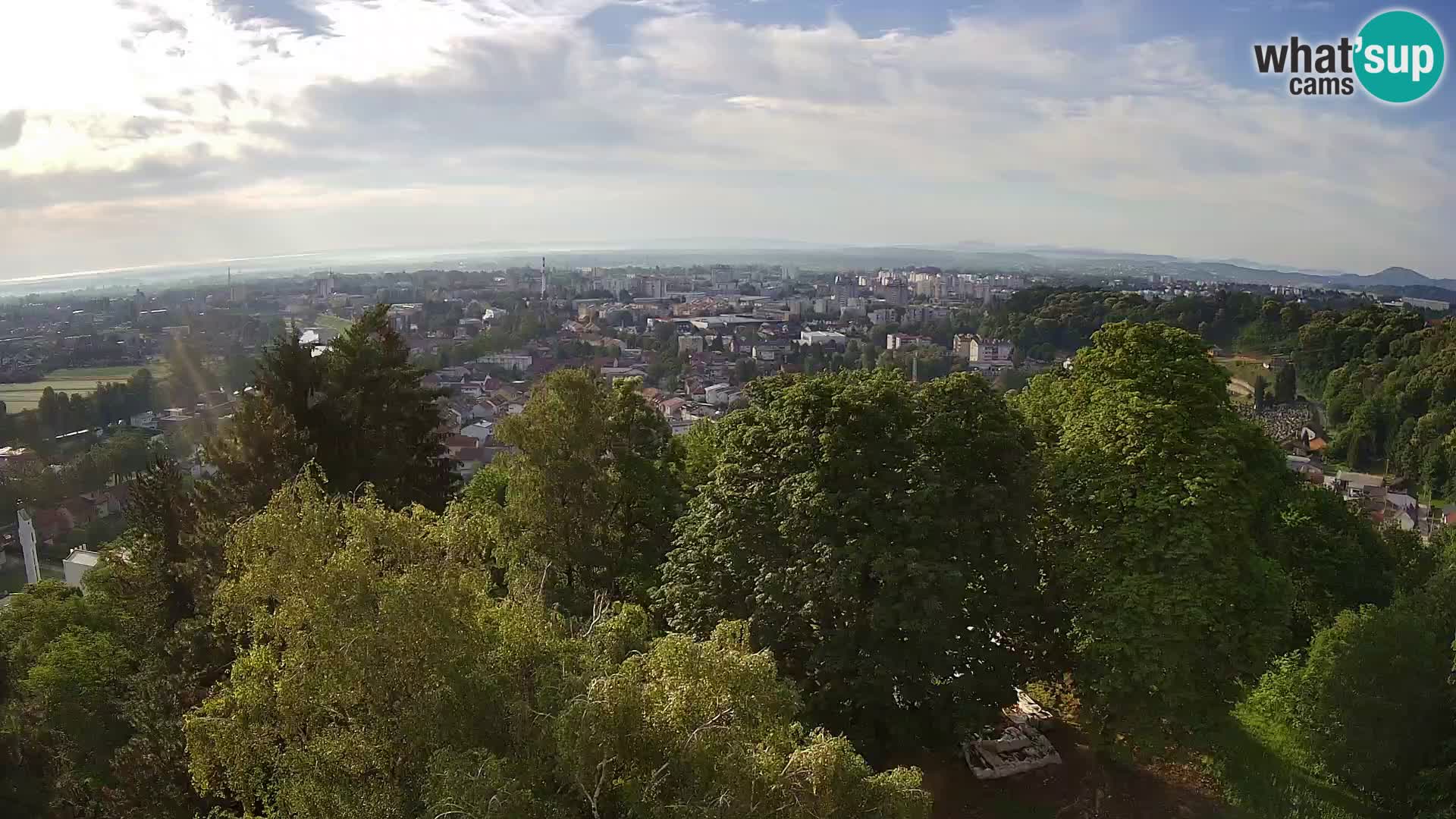 Spletna kamera Karlovac Dubovac grad – Pogled v živo na zgodovinsko znamenitost Karlovca
