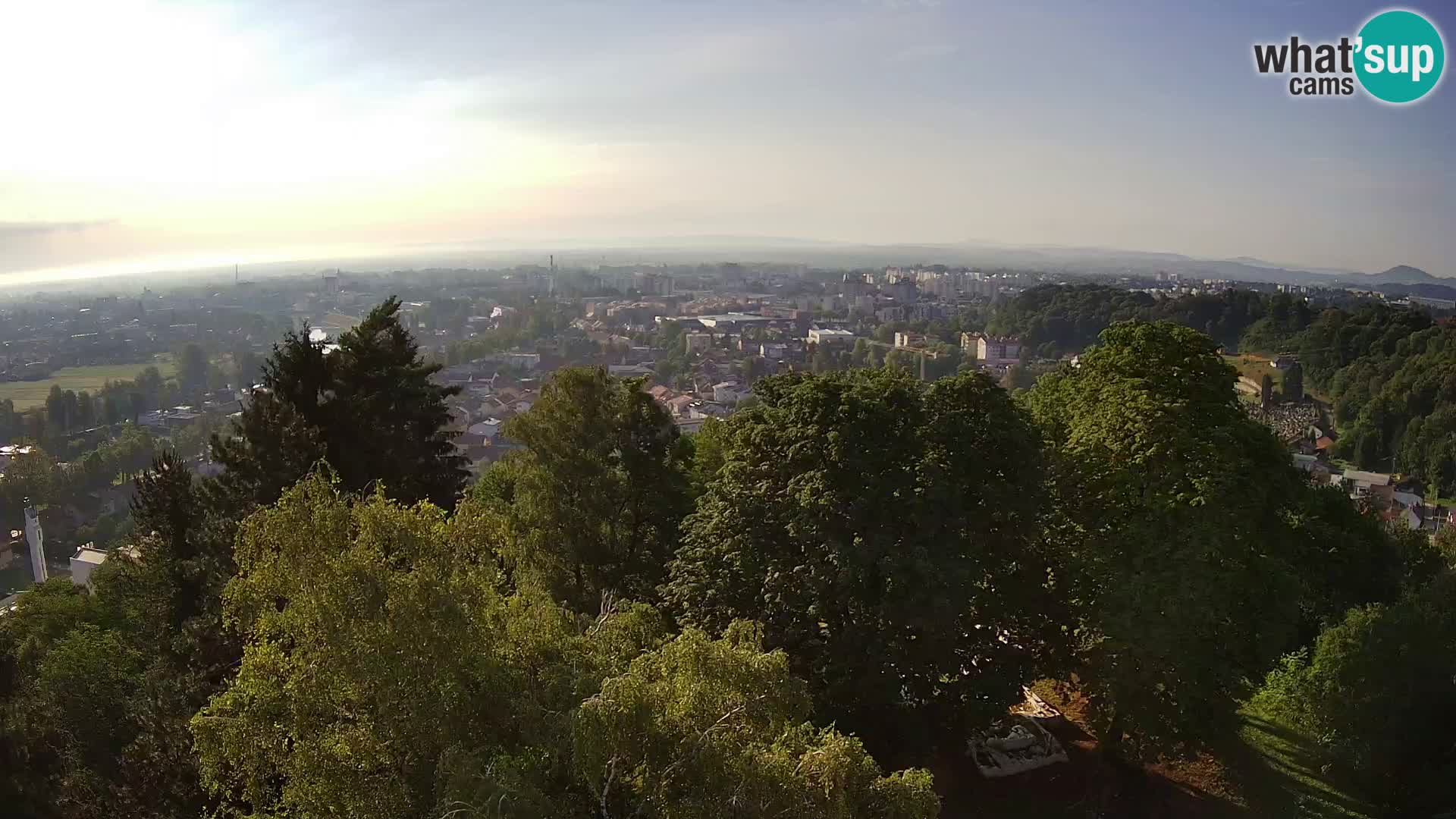 Spletna kamera Karlovac Dubovac grad – Pogled v živo na zgodovinsko znamenitost Karlovca