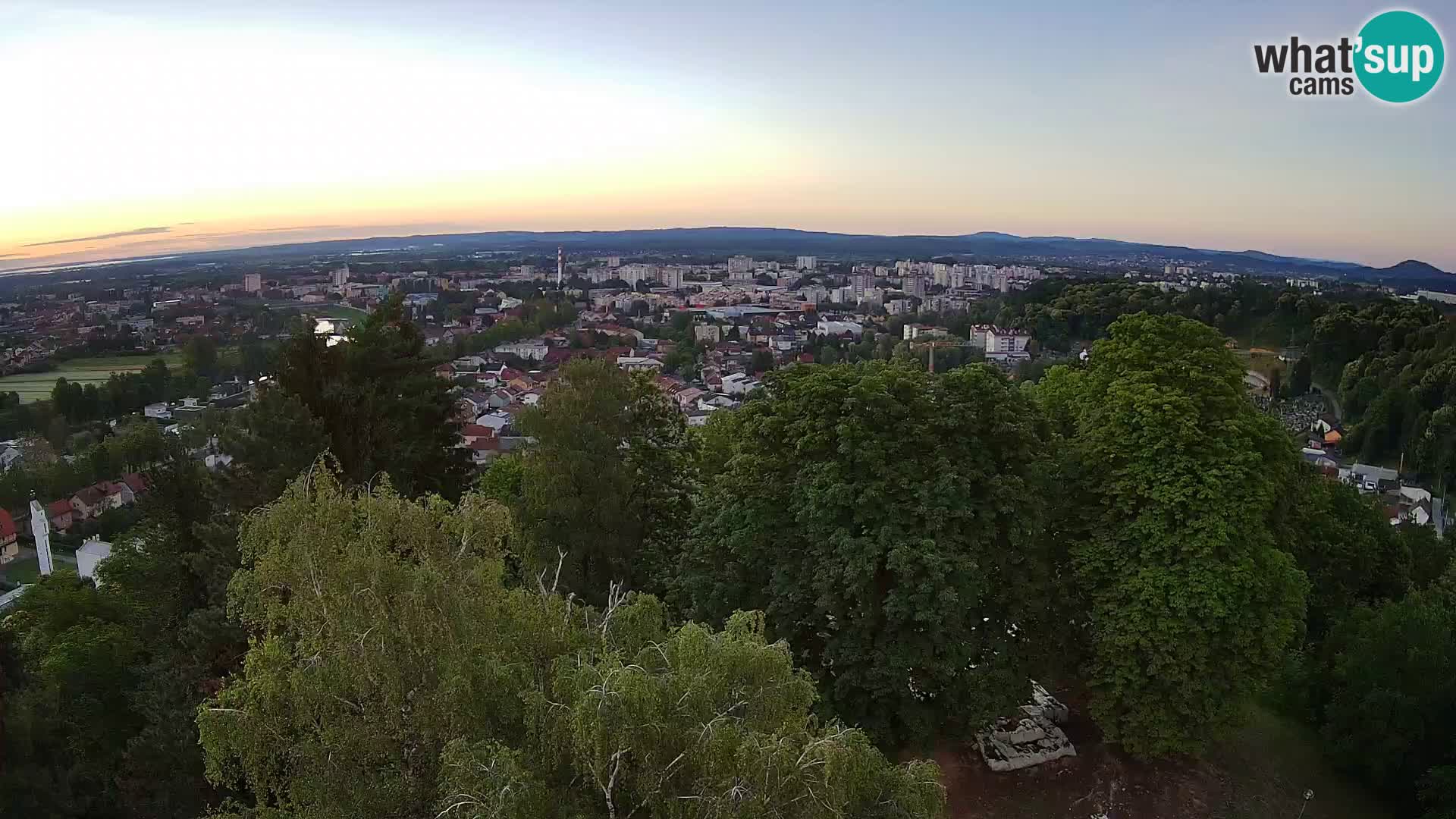 Spletna kamera Karlovac Dubovac grad – Pogled v živo na zgodovinsko znamenitost Karlovca