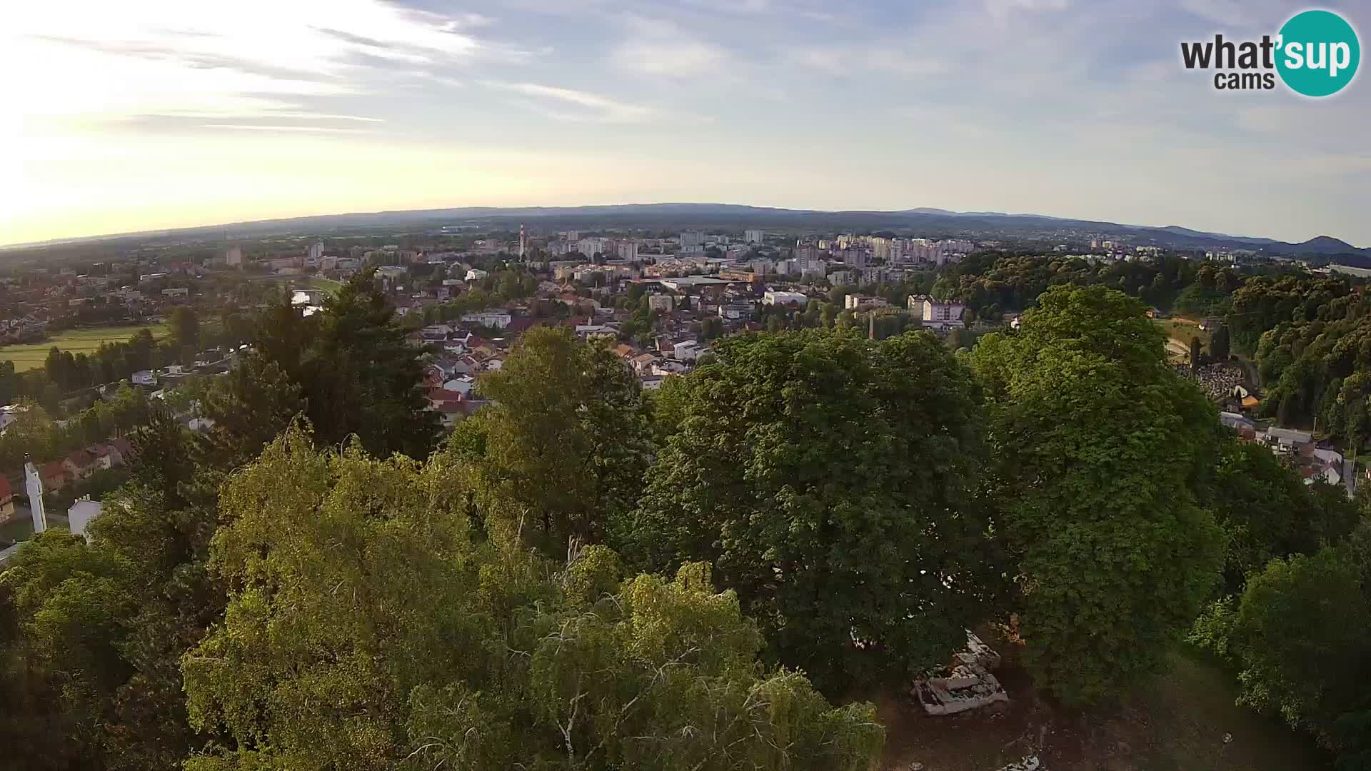 Spletna kamera Karlovac Dubovac grad – Pogled v živo na zgodovinsko znamenitost Karlovca