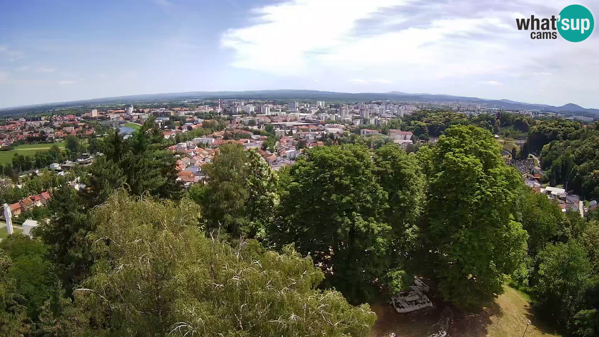Spletna kamera Karlovac Dubovac grad – Pogled v živo na zgodovinsko znamenitost Karlovca