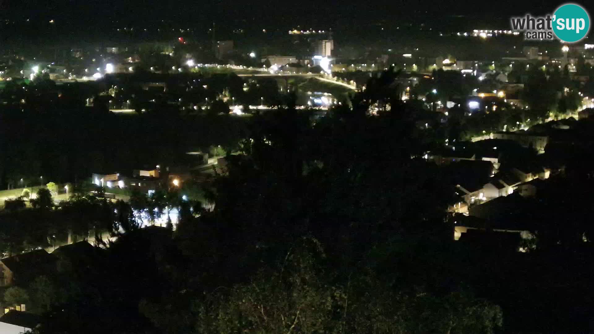 Spletna kamera Karlovac Dubovac grad – Pogled v živo na zgodovinsko znamenitost Karlovca