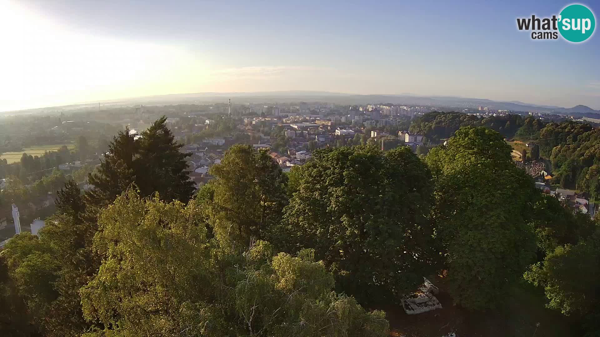 Spletna kamera Karlovac Dubovac grad – Pogled v živo na zgodovinsko znamenitost Karlovca