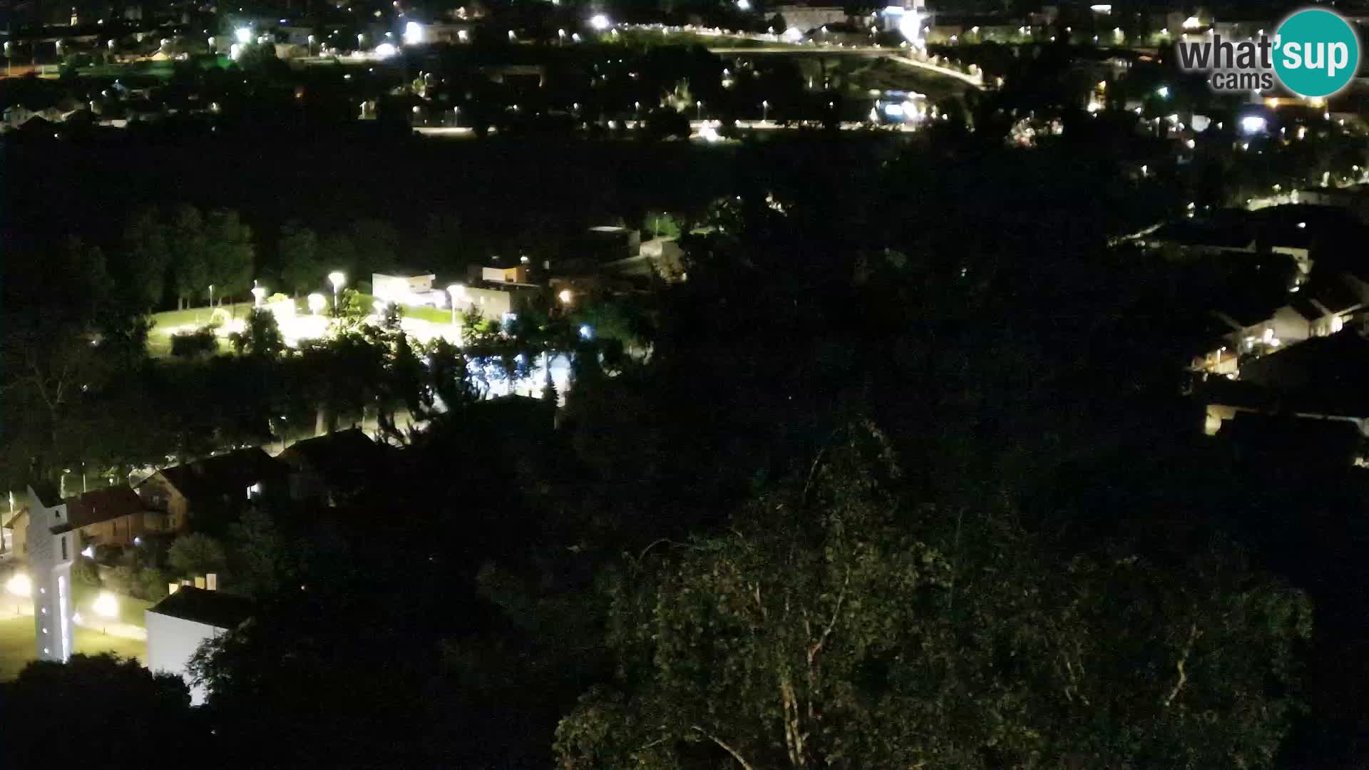 Spletna kamera Karlovac Dubovac grad – Pogled v živo na zgodovinsko znamenitost Karlovca