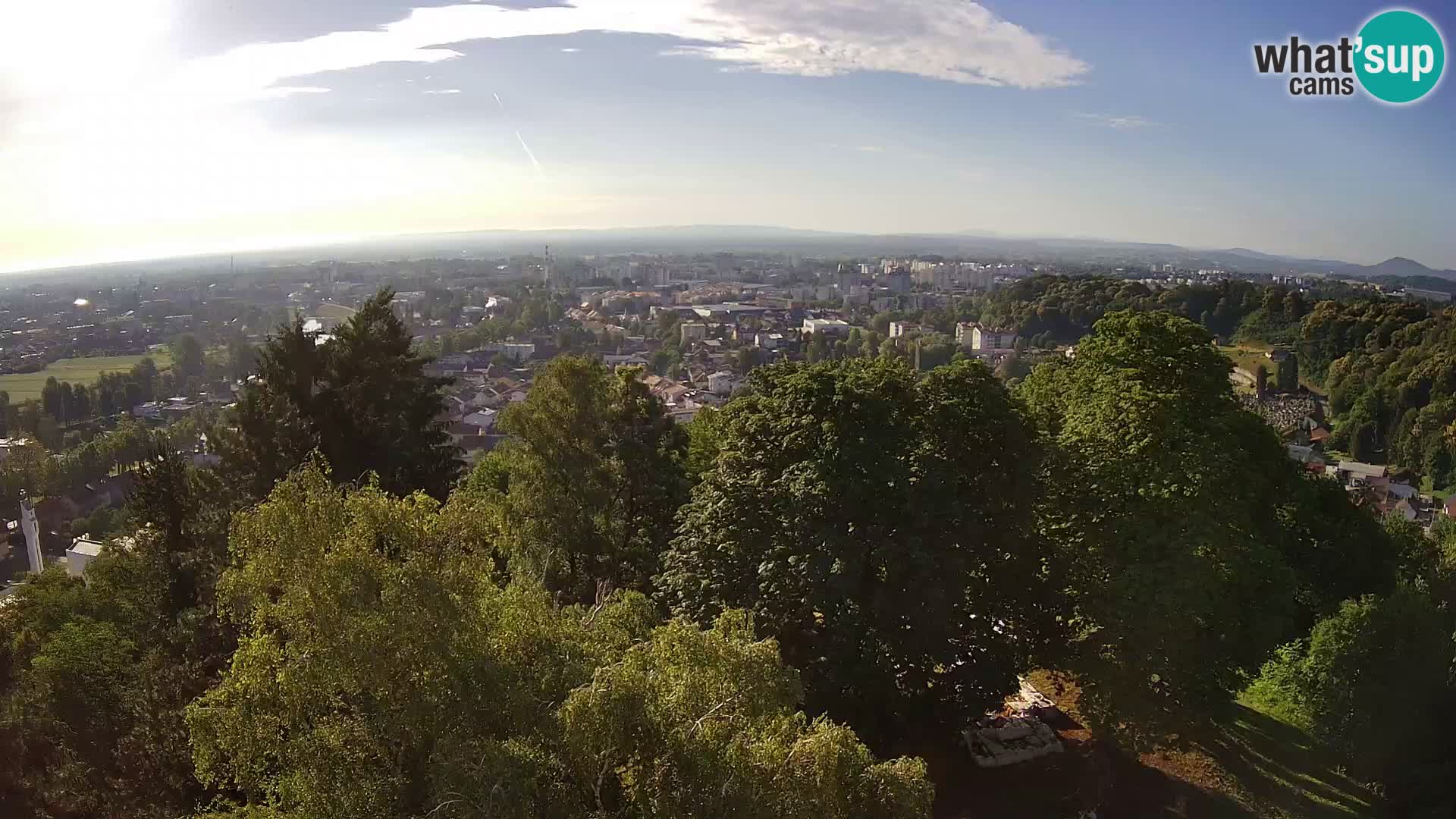 Spletna kamera Karlovac Dubovac grad – Pogled v živo na zgodovinsko znamenitost Karlovca
