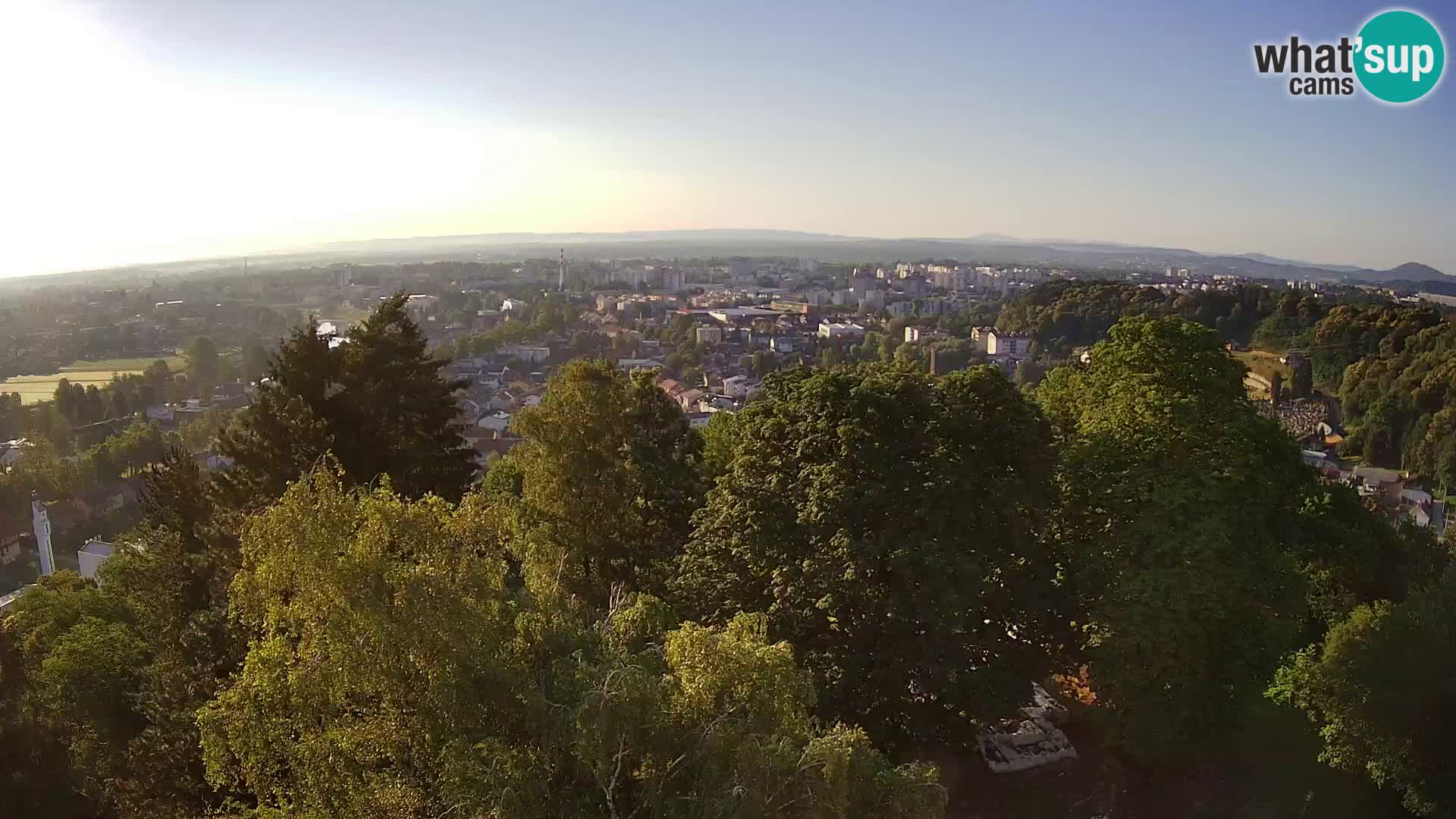 Spletna kamera Karlovac Dubovac grad – Pogled v živo na zgodovinsko znamenitost Karlovca