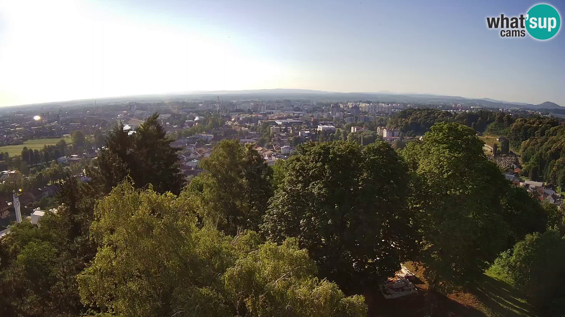 Spletna kamera Karlovac Dubovac grad – Pogled v živo na zgodovinsko znamenitost Karlovca