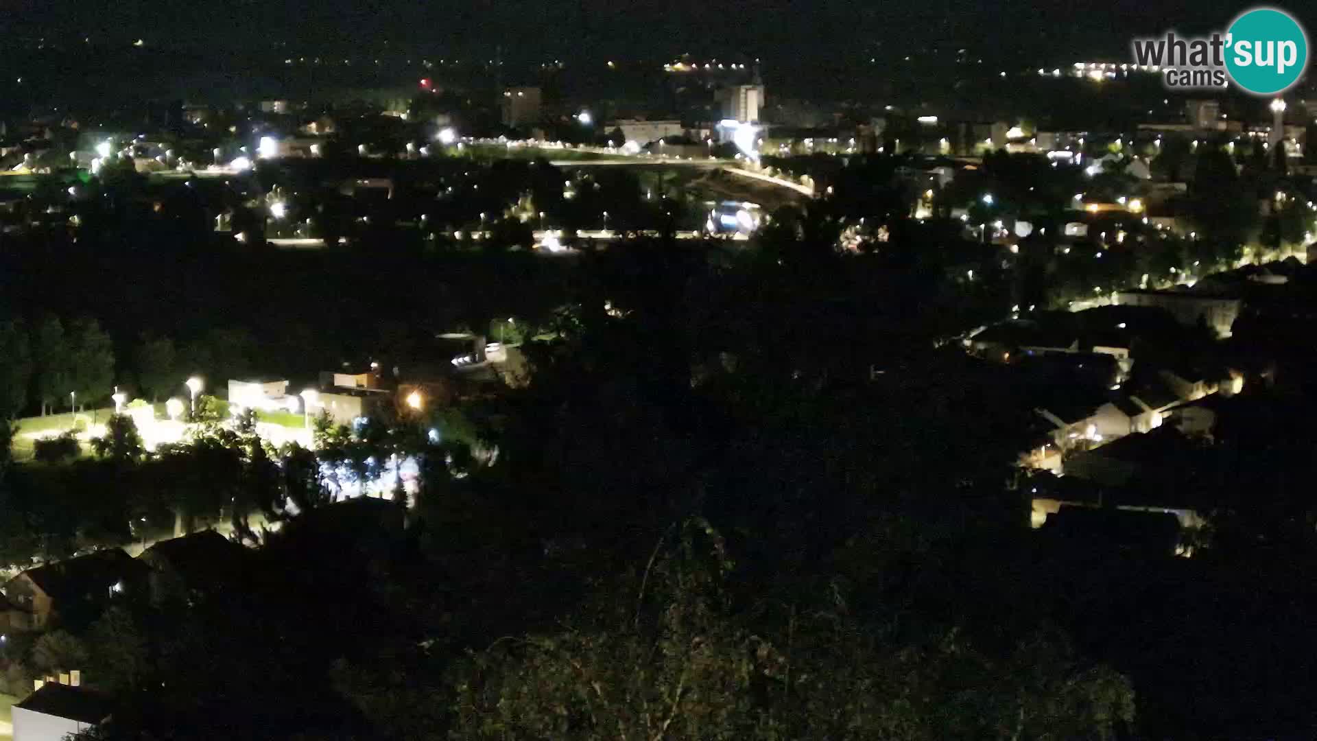 Spletna kamera Karlovac Dubovac grad – Pogled v živo na zgodovinsko znamenitost Karlovca