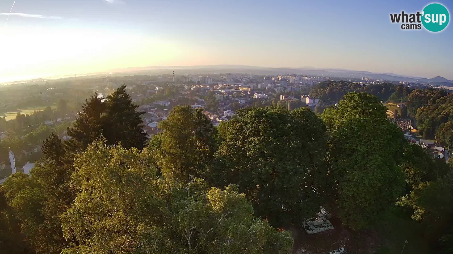 Spletna kamera Karlovac Dubovac grad – Pogled v živo na zgodovinsko znamenitost Karlovca