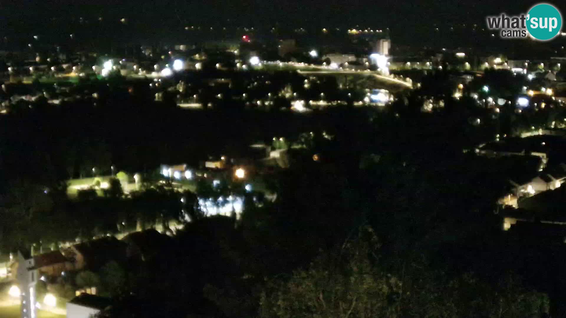 Spletna kamera Karlovac Dubovac grad – Pogled v živo na zgodovinsko znamenitost Karlovca