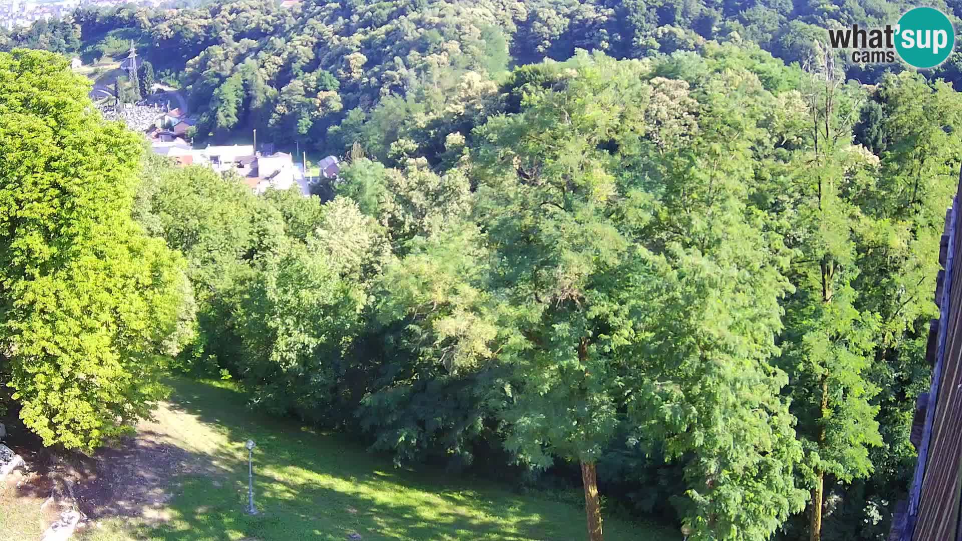 Spletna kamera Karlovac Dubovac grad – Pogled v živo na zgodovinsko znamenitost Karlovca