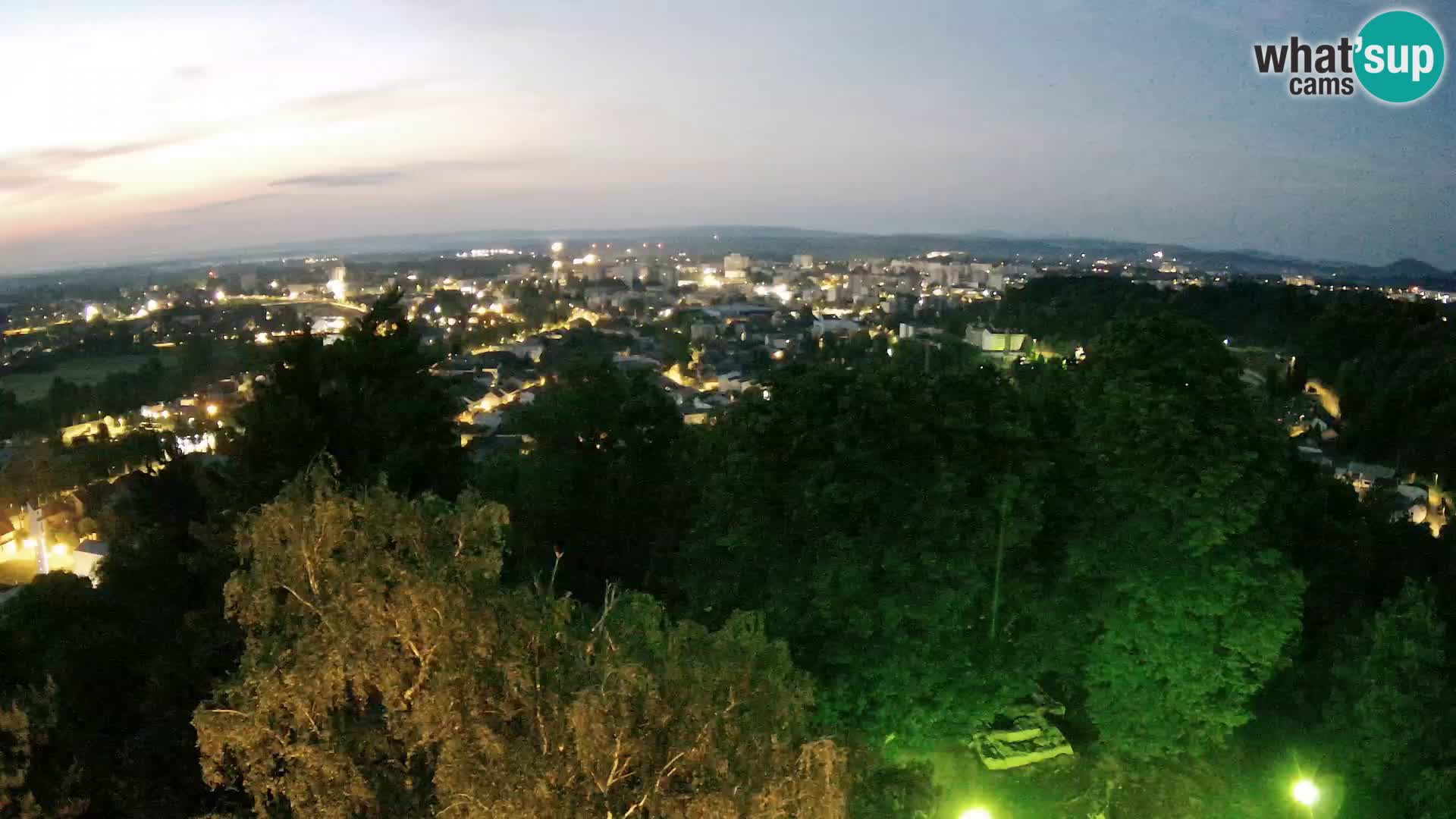 Spletna kamera Karlovac Dubovac grad – Pogled v živo na zgodovinsko znamenitost Karlovca