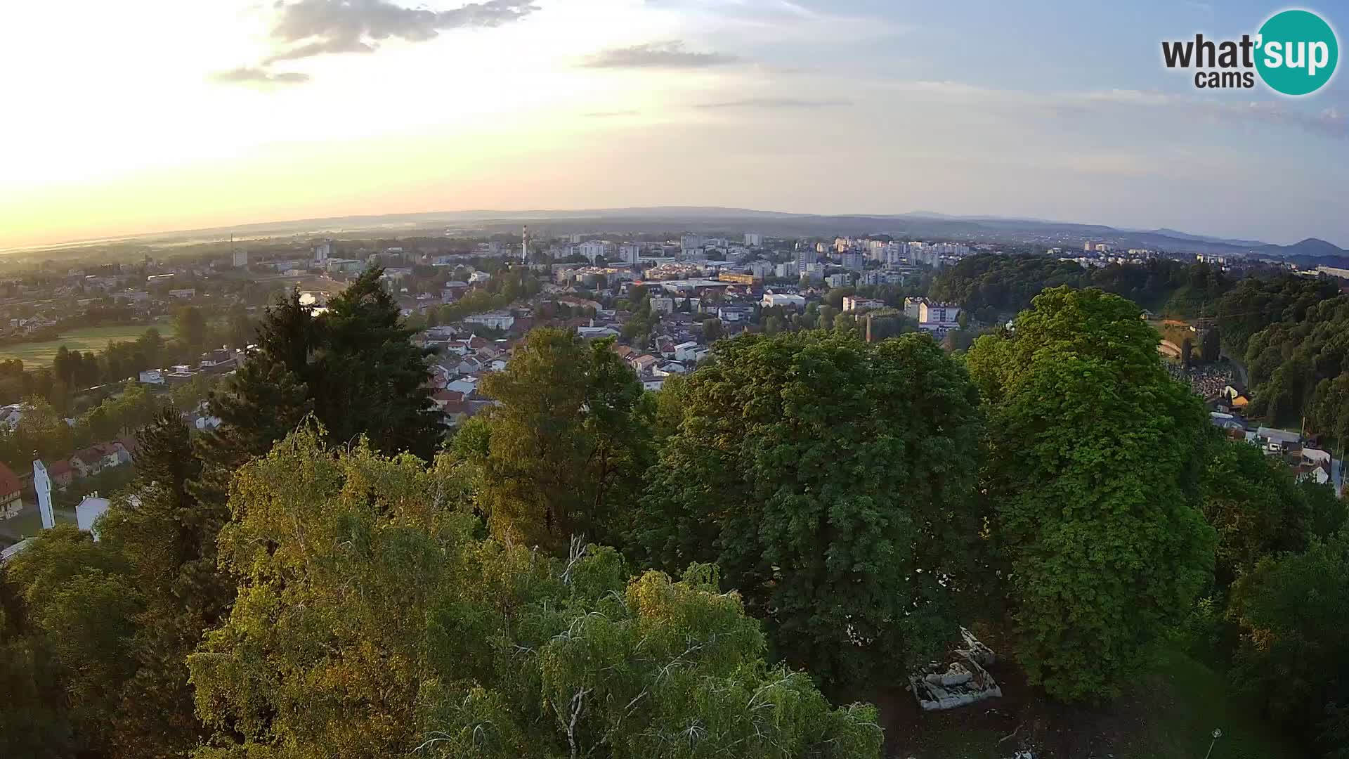 Spletna kamera Karlovac Dubovac grad – Pogled v živo na zgodovinsko znamenitost Karlovca