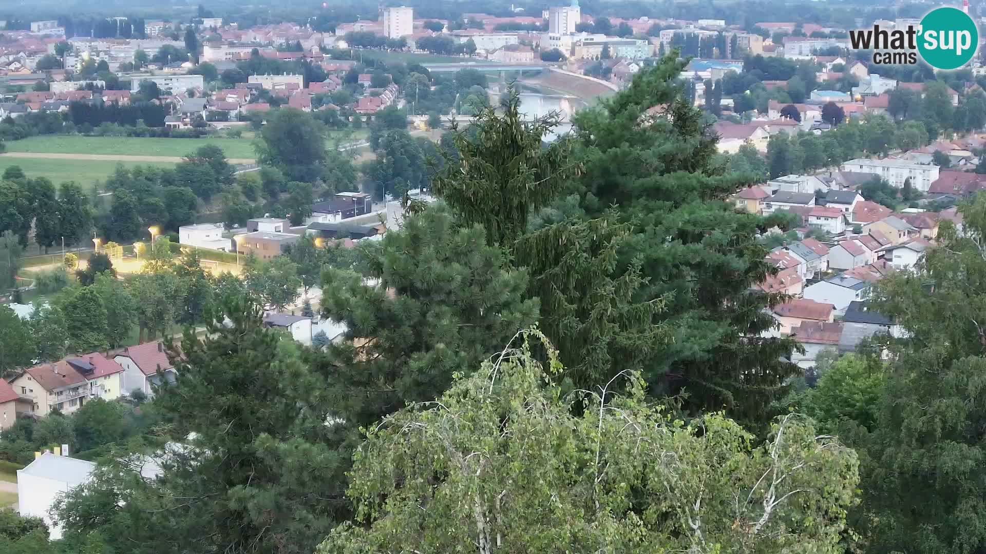 Spletna kamera Karlovac Dubovac grad – Pogled v živo na zgodovinsko znamenitost Karlovca