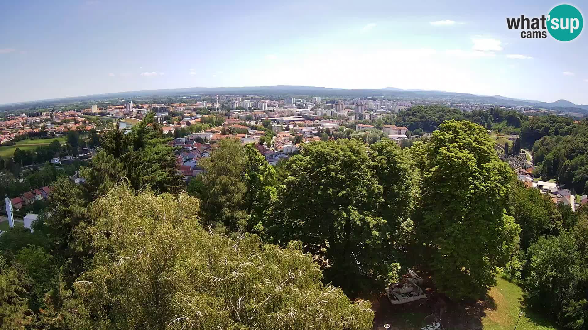 Spletna kamera Karlovac Dubovac grad – Pogled v živo na zgodovinsko znamenitost Karlovca