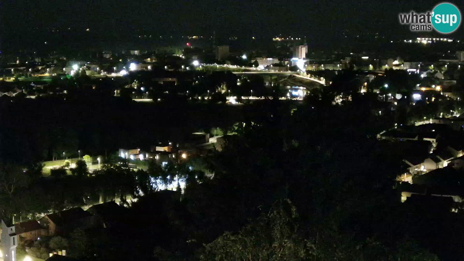 Spletna kamera Karlovac Dubovac grad – Pogled v živo na zgodovinsko znamenitost Karlovca