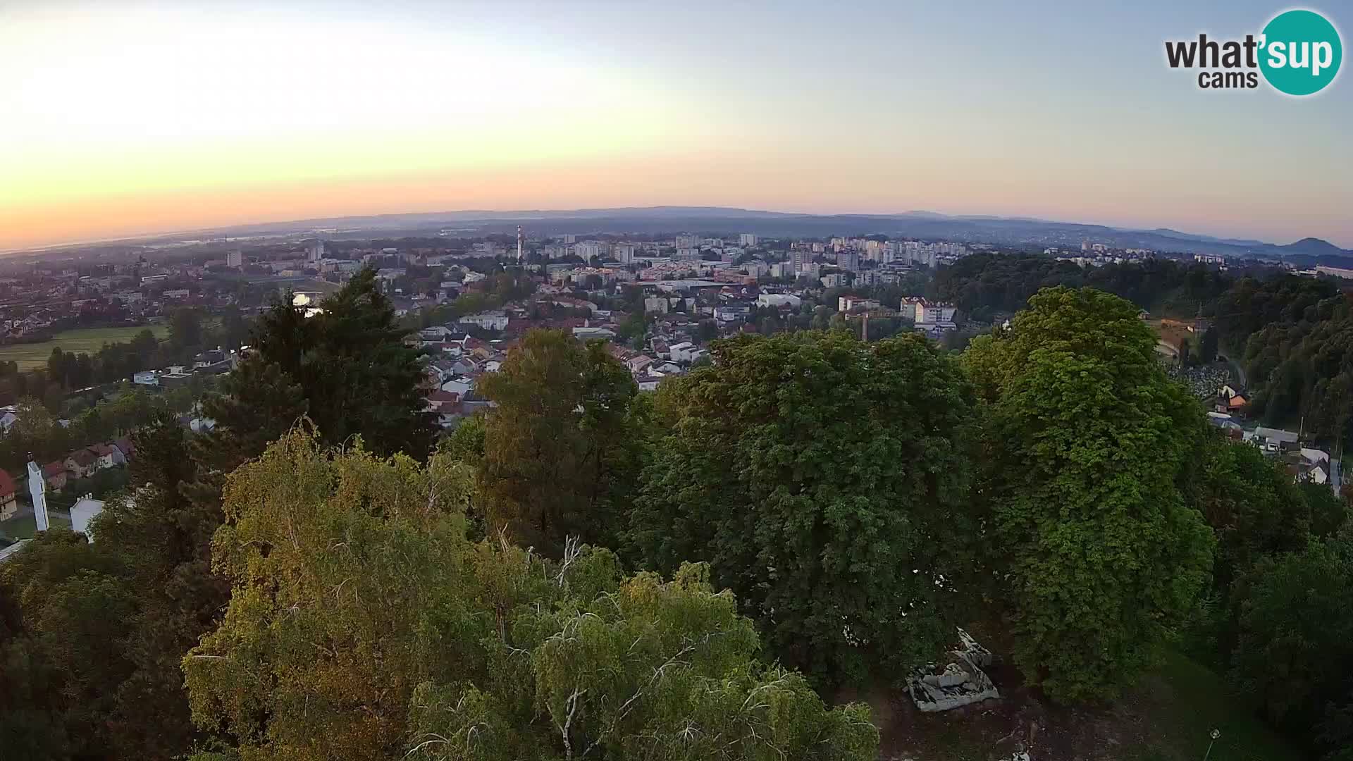 Spletna kamera Karlovac Dubovac grad – Pogled v živo na zgodovinsko znamenitost Karlovca
