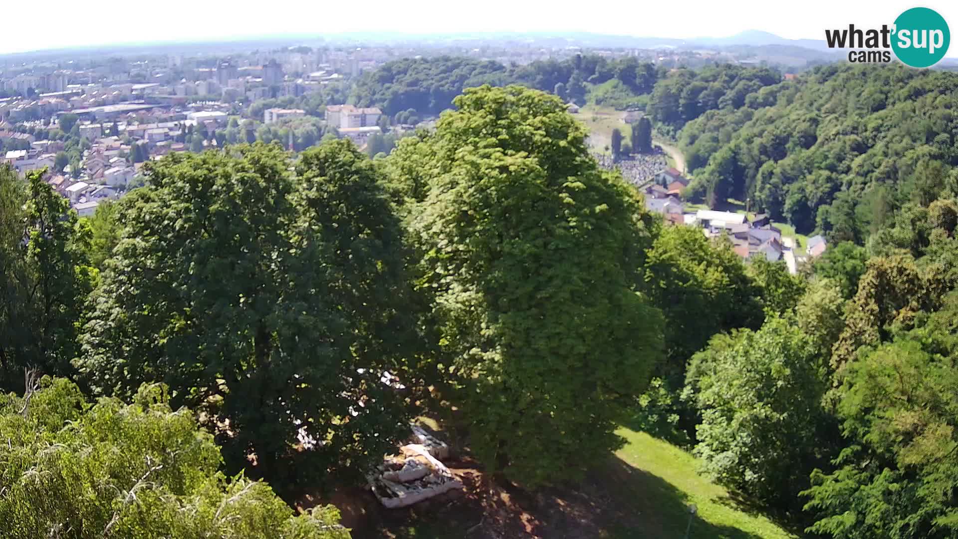 Spletna kamera Karlovac Dubovac grad – Pogled v živo na zgodovinsko znamenitost Karlovca