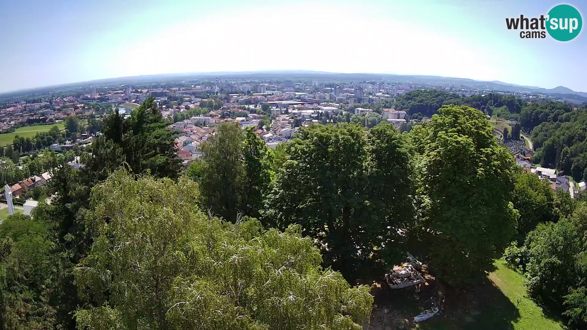Spletna kamera Karlovac Dubovac grad – Pogled v živo na zgodovinsko znamenitost Karlovca