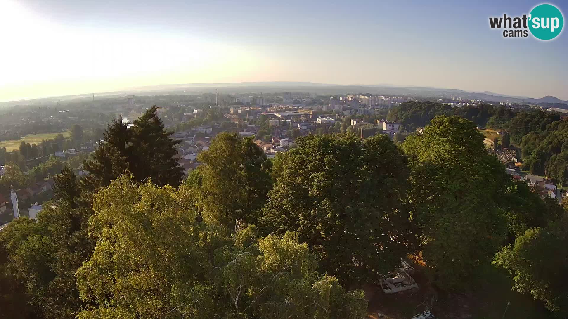 Spletna kamera Karlovac Dubovac grad – Pogled v živo na zgodovinsko znamenitost Karlovca