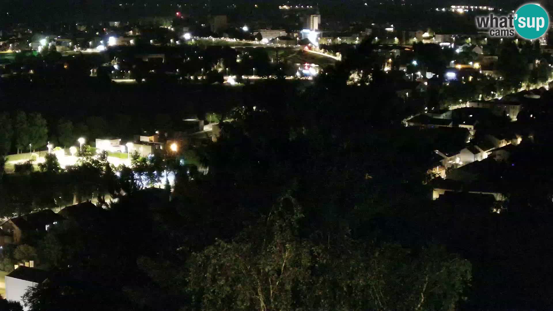Spletna kamera Karlovac Dubovac grad – Pogled v živo na zgodovinsko znamenitost Karlovca