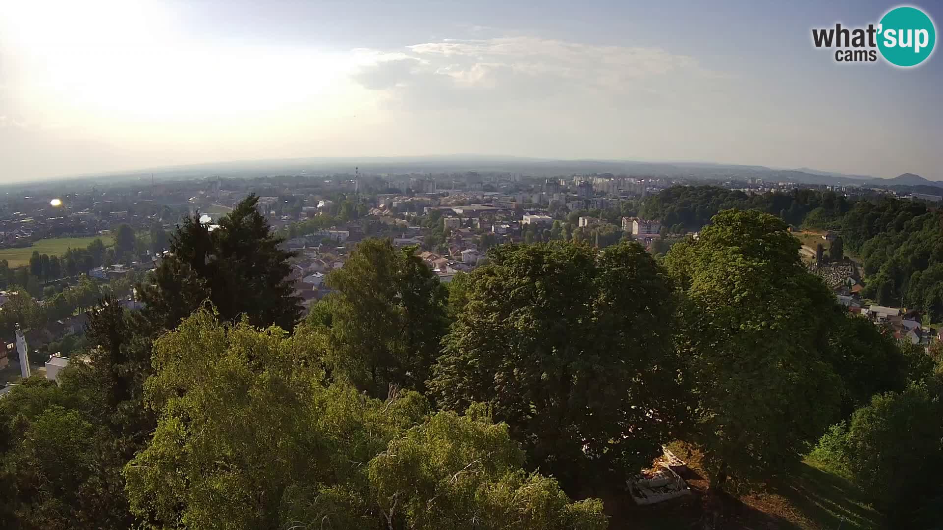Spletna kamera Karlovac Dubovac grad – Pogled v živo na zgodovinsko znamenitost Karlovca