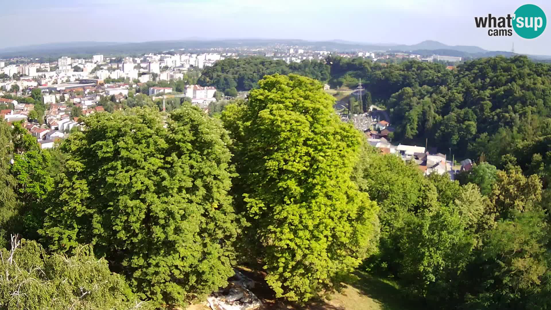 Spletna kamera Karlovac Dubovac grad – Pogled v živo na zgodovinsko znamenitost Karlovca