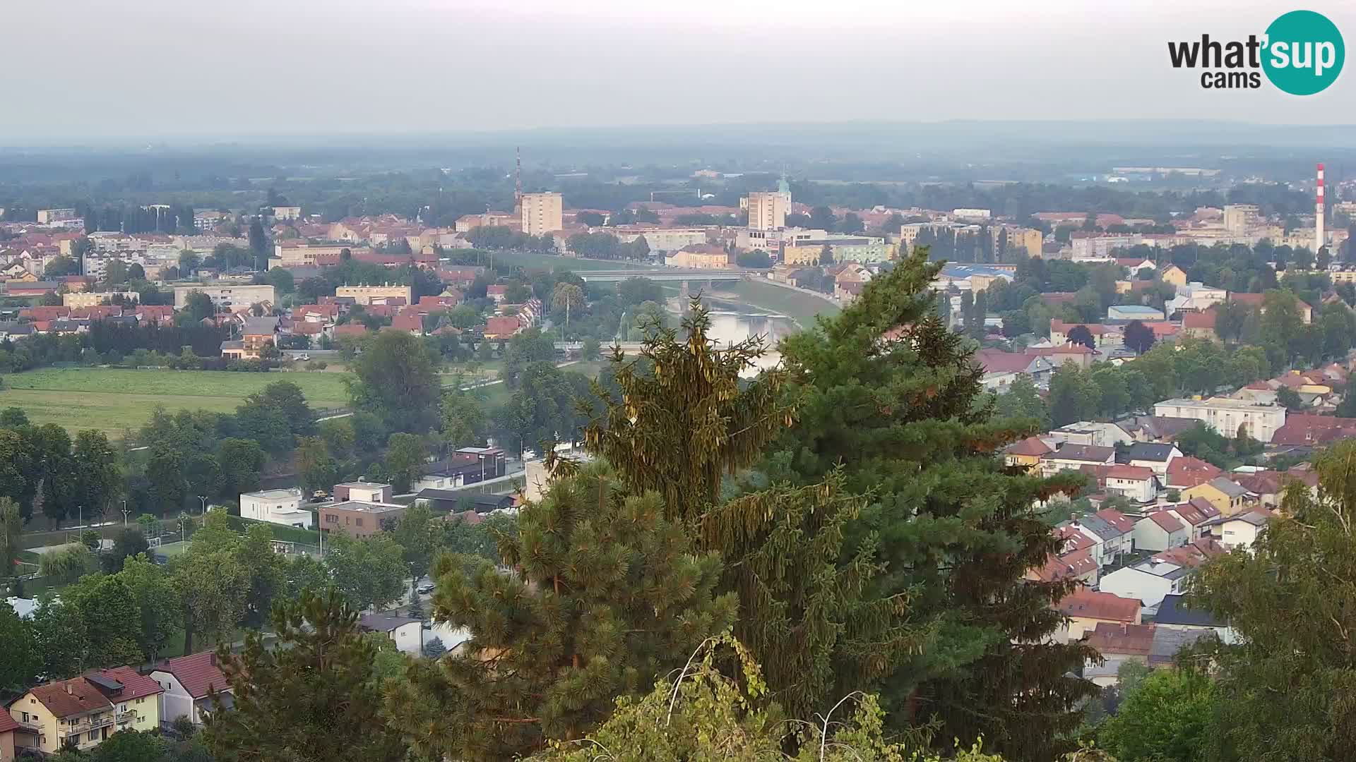 Spletna kamera Karlovac Dubovac grad – Pogled v živo na zgodovinsko znamenitost Karlovca