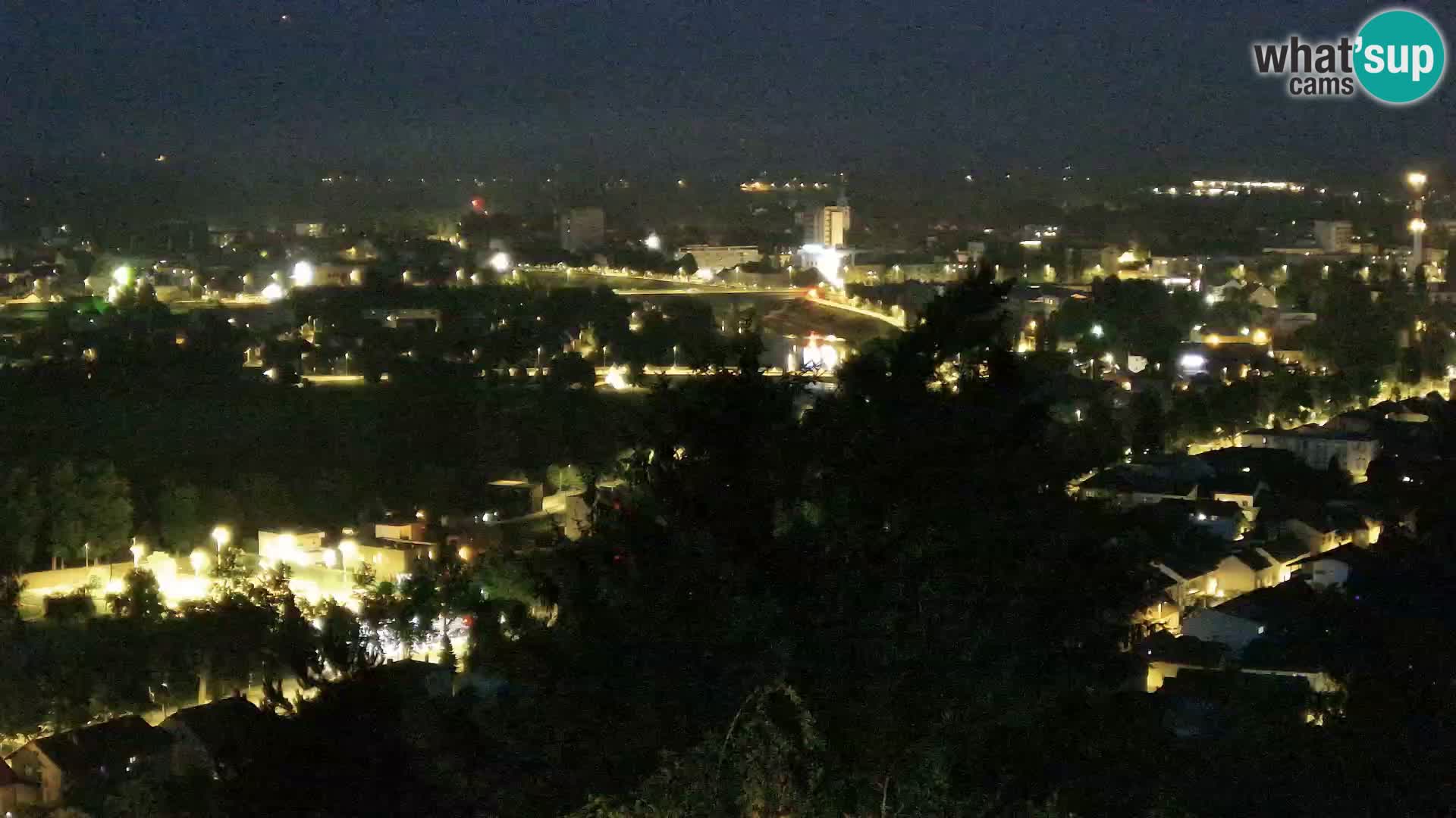 Spletna kamera Karlovac Dubovac grad – Pogled v živo na zgodovinsko znamenitost Karlovca