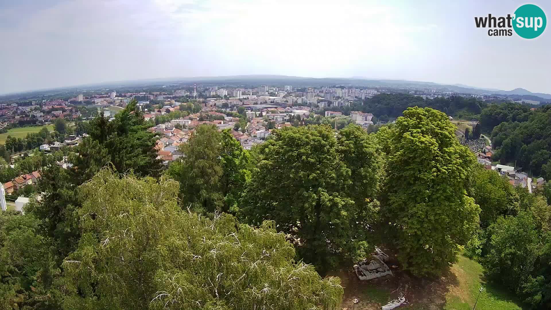 Spletna kamera Karlovac Dubovac grad – Pogled v živo na zgodovinsko znamenitost Karlovca
