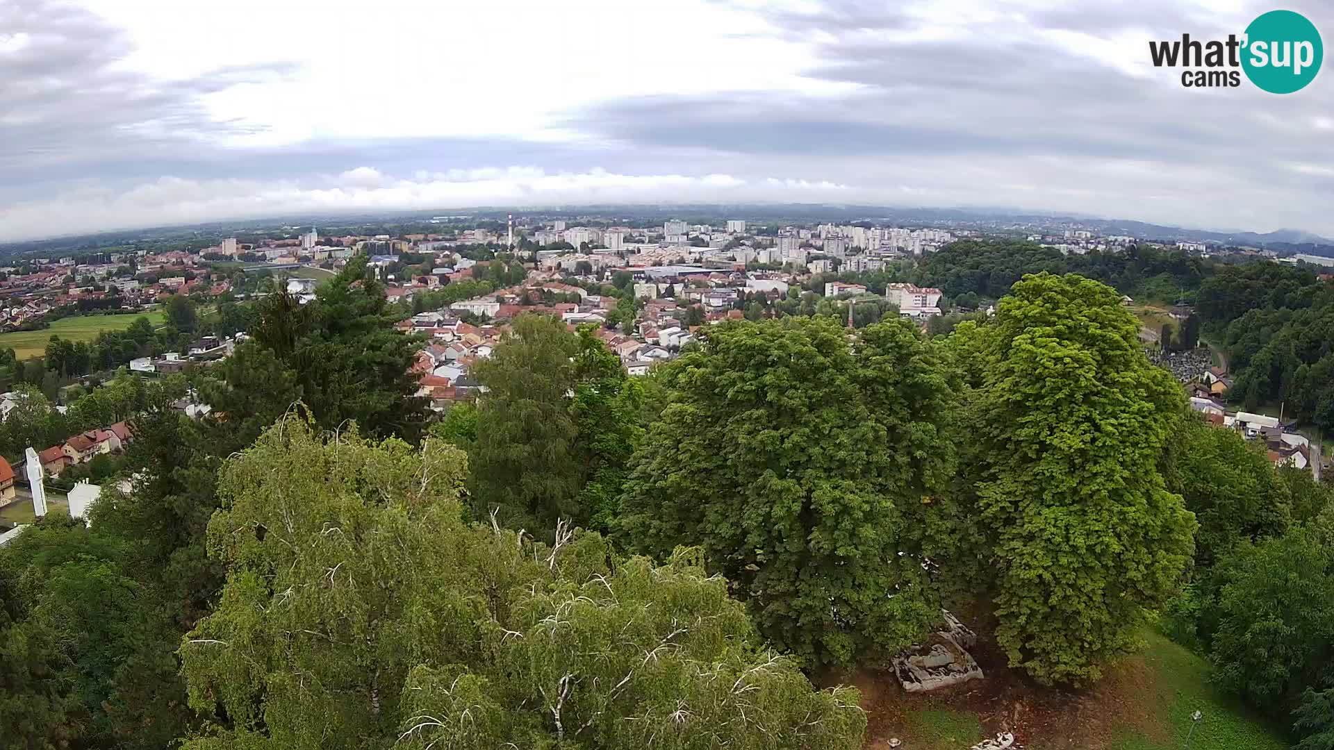 Spletna kamera Karlovac Dubovac grad – Pogled v živo na zgodovinsko znamenitost Karlovca
