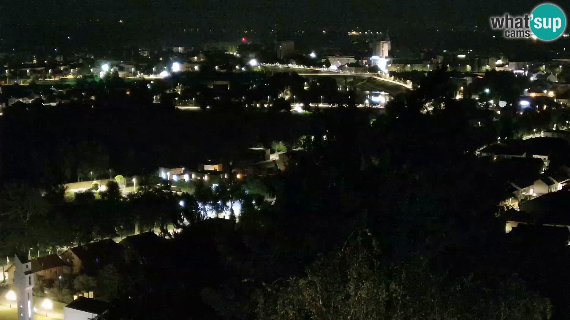 Spletna kamera Karlovac Dubovac grad – Pogled v živo na zgodovinsko znamenitost Karlovca