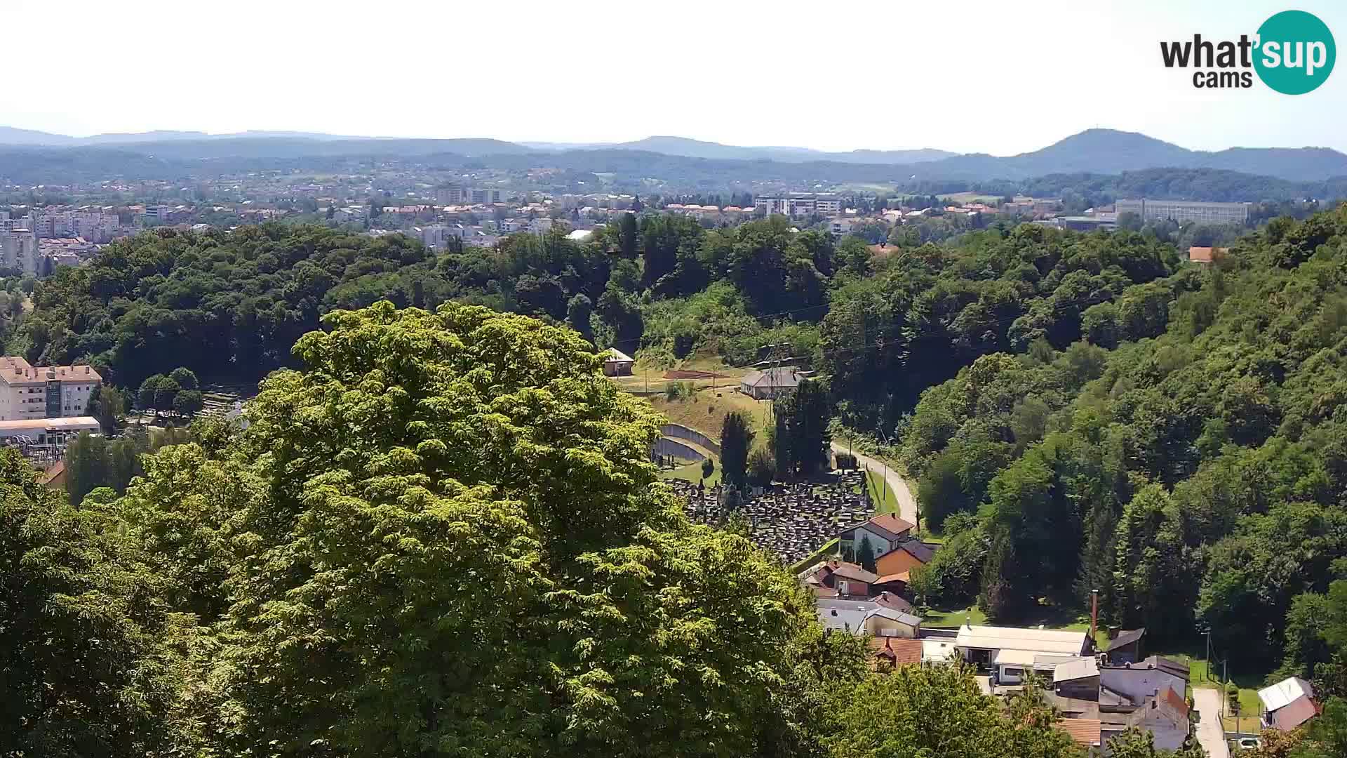 Spletna kamera Karlovac Dubovac grad – Pogled v živo na zgodovinsko znamenitost Karlovca
