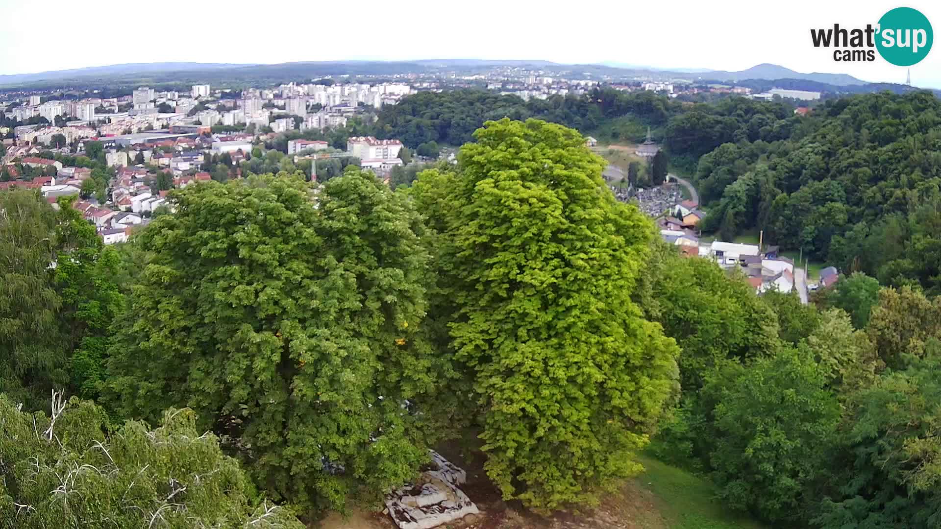 Spletna kamera Karlovac Dubovac grad – Pogled v živo na zgodovinsko znamenitost Karlovca