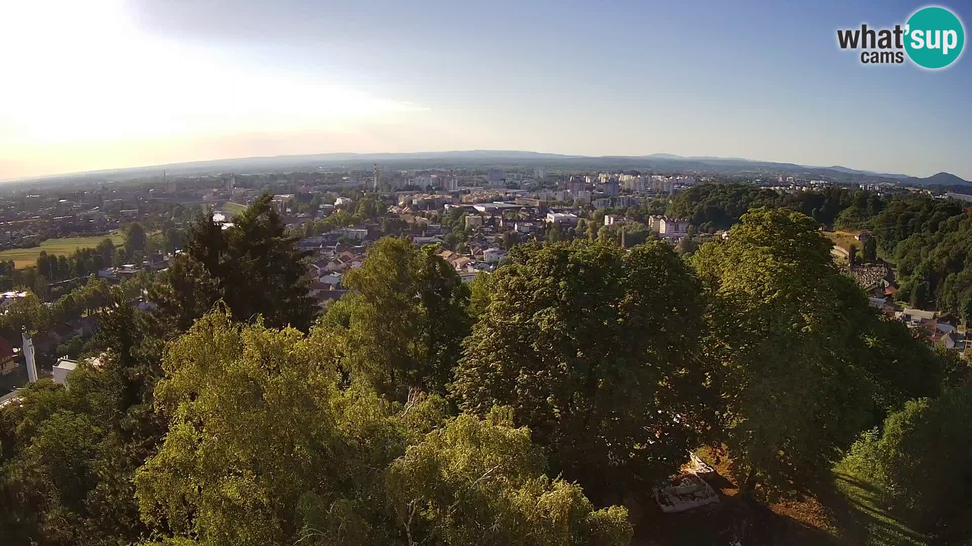 Spletna kamera Karlovac Dubovac grad – Pogled v živo na zgodovinsko znamenitost Karlovca