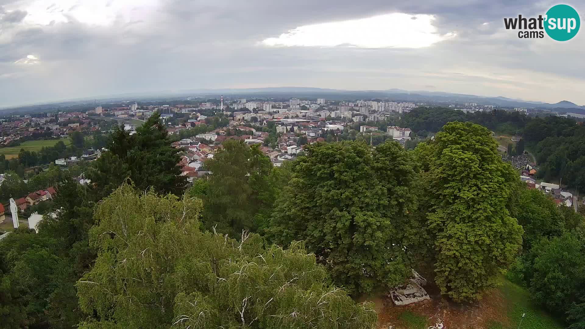 Spletna kamera Karlovac Dubovac grad – Pogled v živo na zgodovinsko znamenitost Karlovca