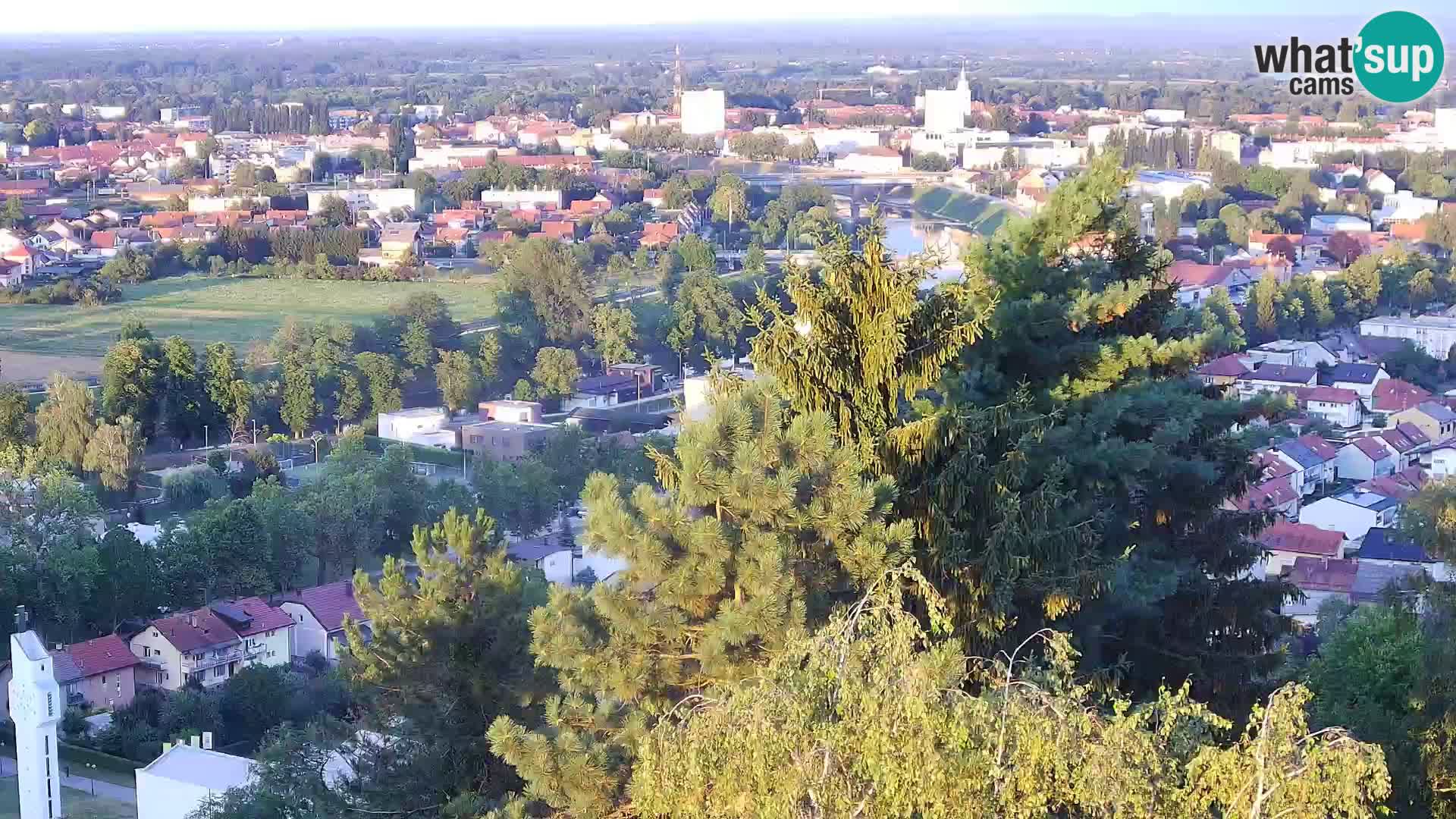 Spletna kamera Karlovac Dubovac grad – Pogled v živo na zgodovinsko znamenitost Karlovca