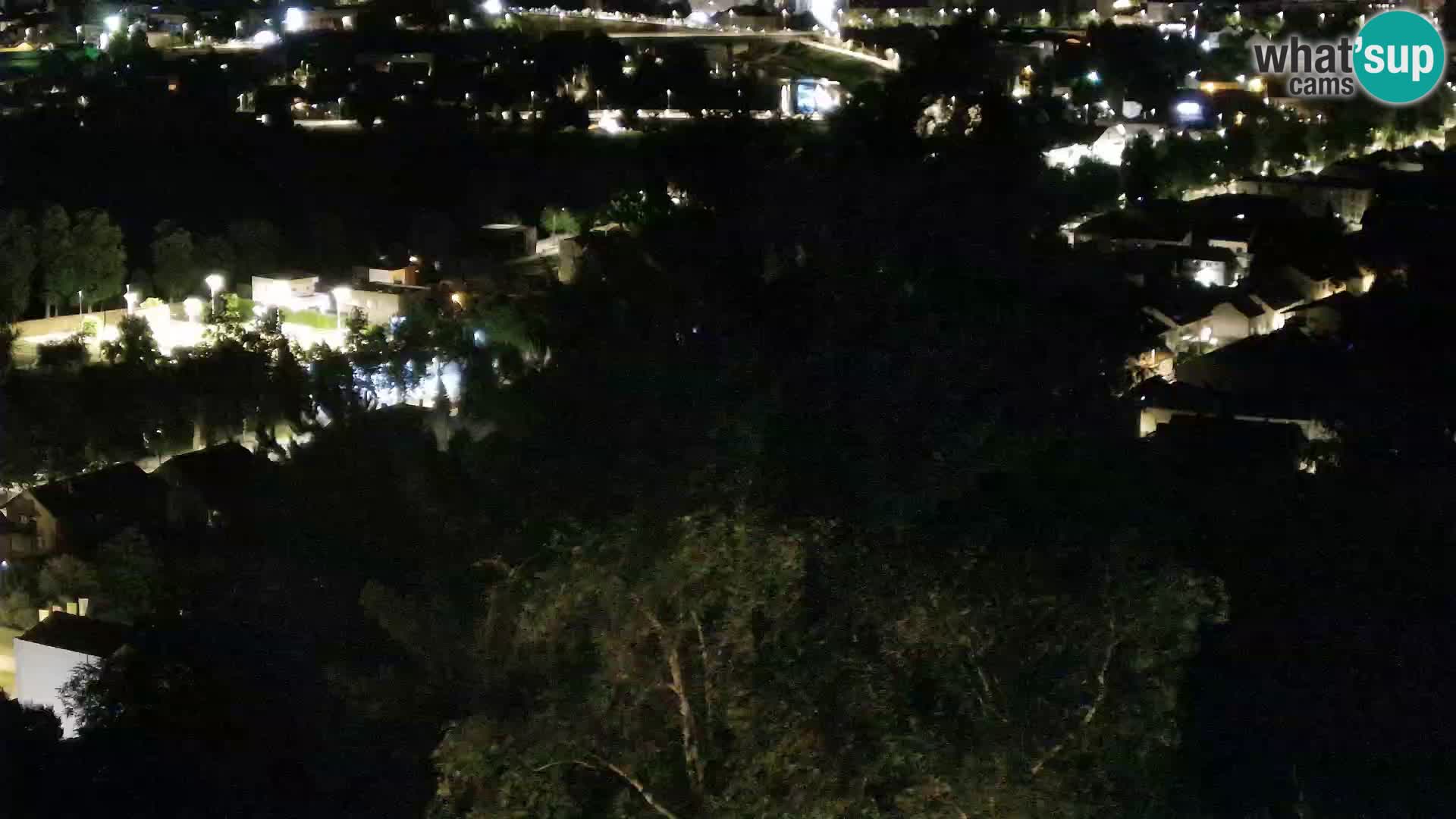 Spletna kamera Karlovac Dubovac grad – Pogled v živo na zgodovinsko znamenitost Karlovca