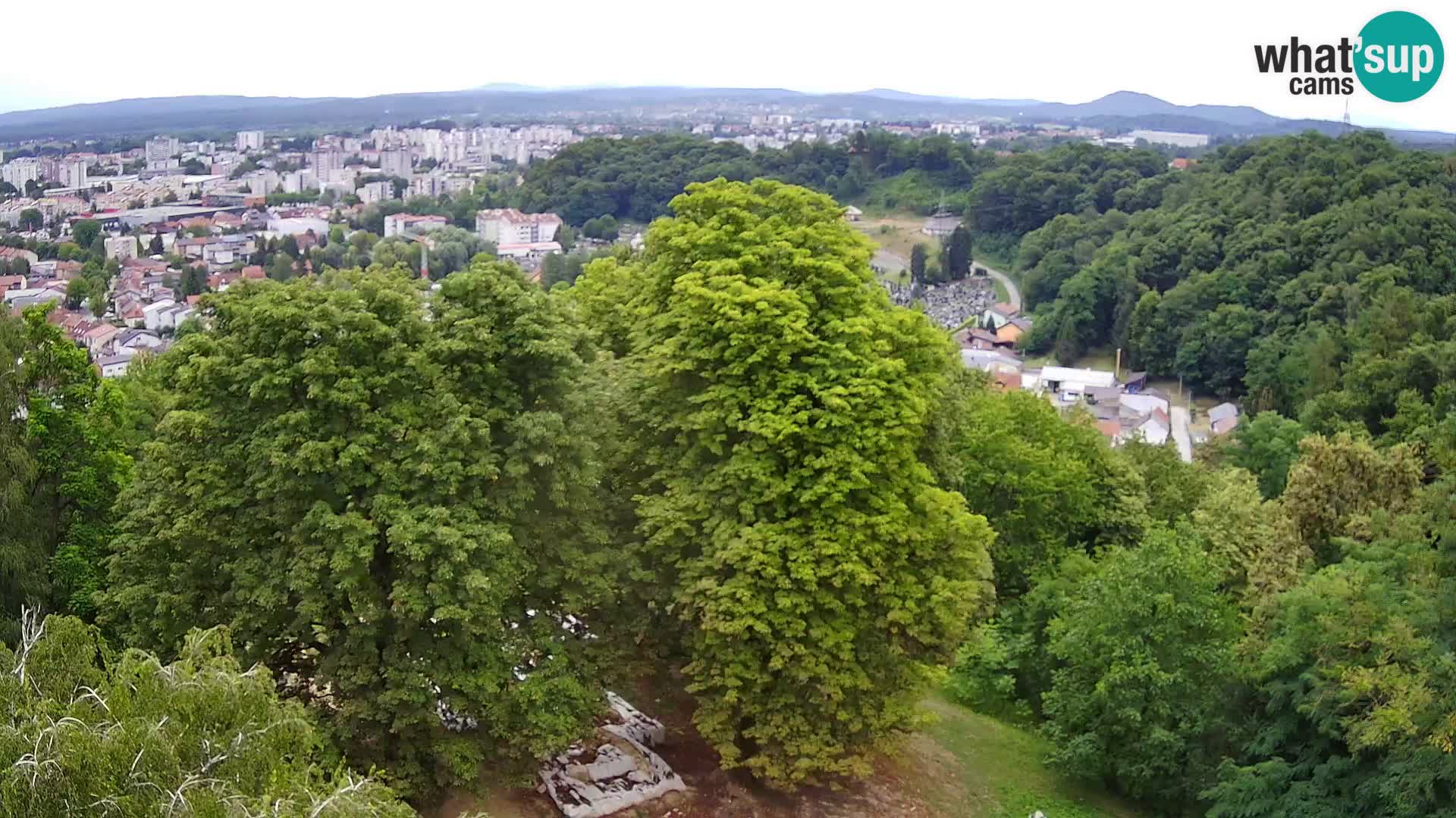 Spletna kamera Karlovac Dubovac grad – Pogled v živo na zgodovinsko znamenitost Karlovca